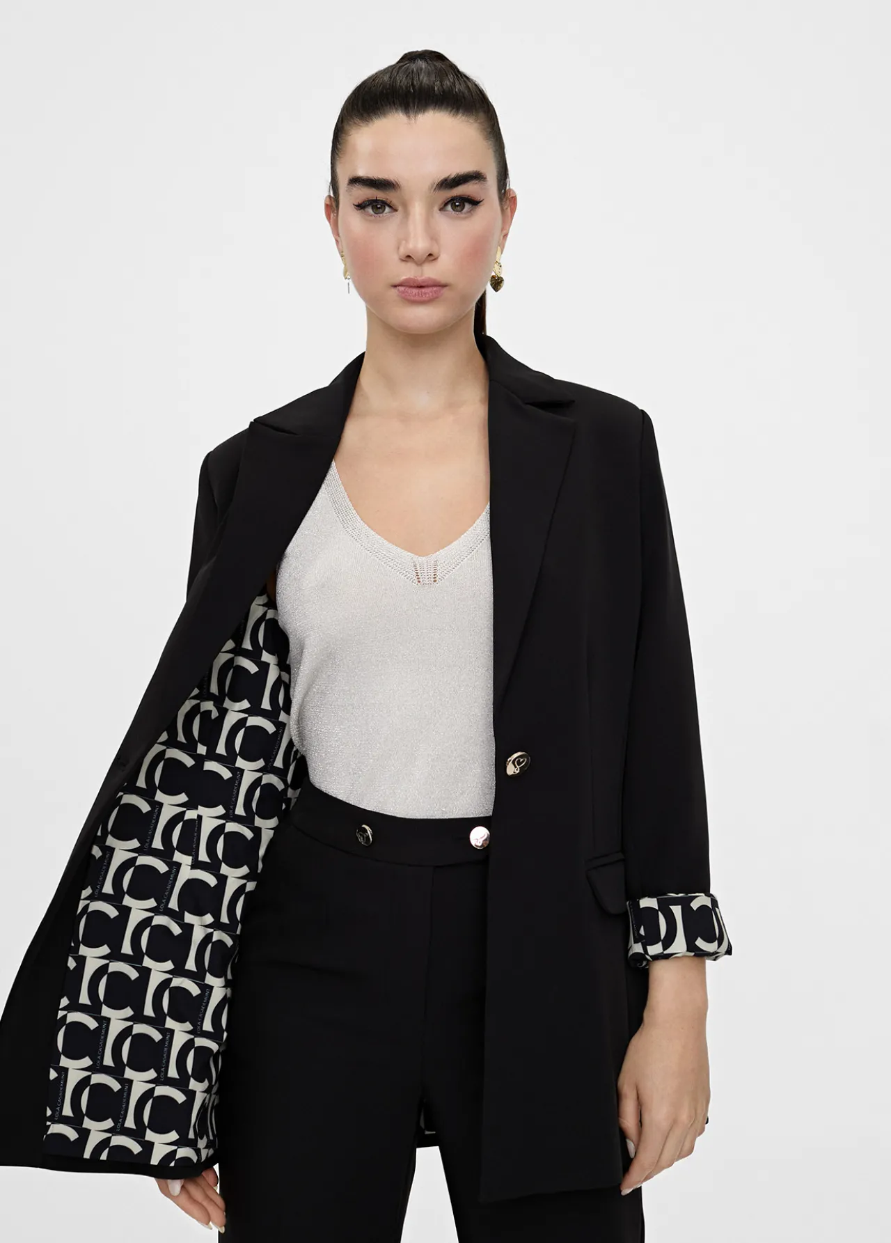 americana_forro_lc_0.webp Lola Casademunt Americanas Y Blazers<Americana forro LC CRUDO
