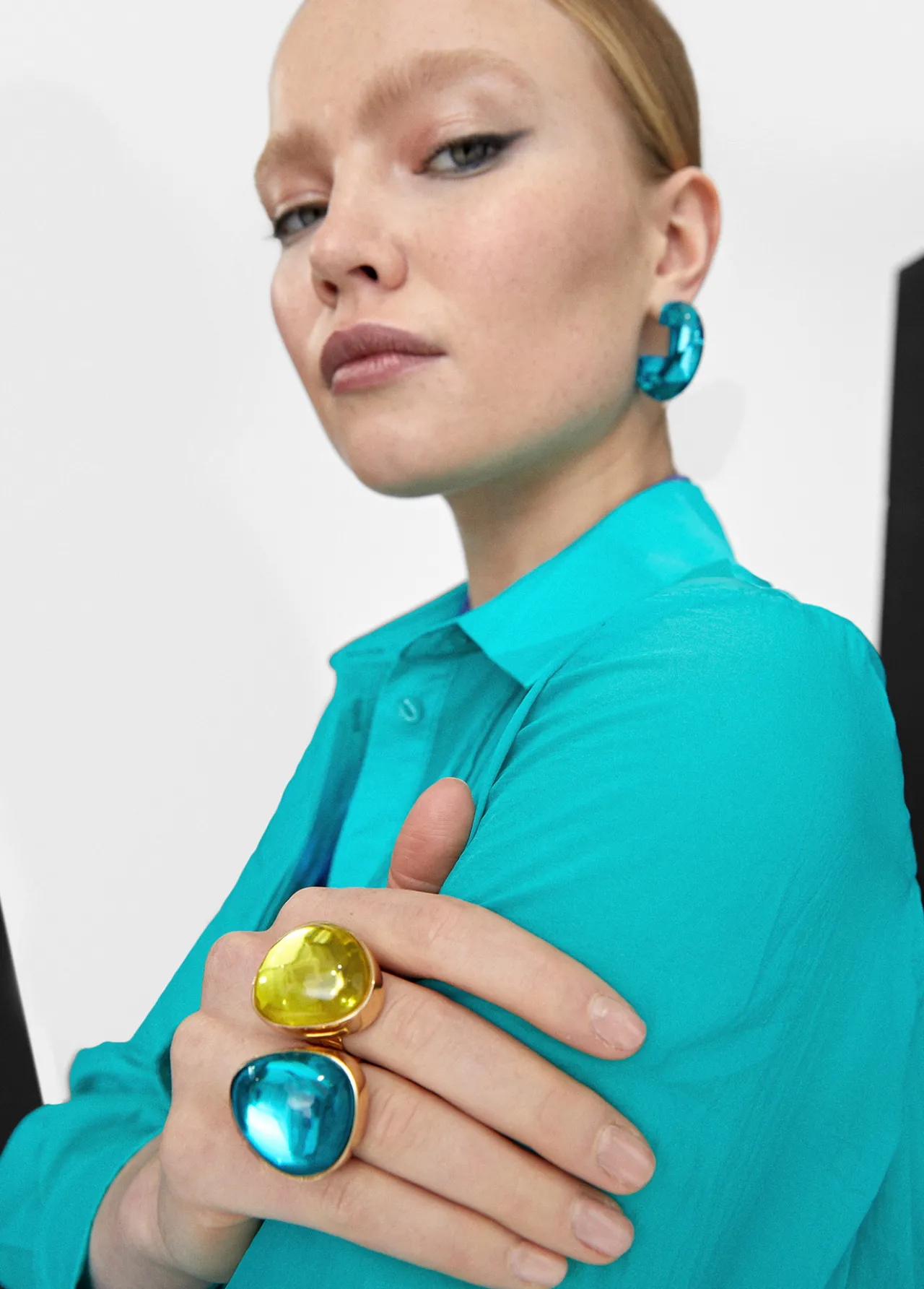 anillo_cristal_2-2.webp Lola Casademunt Bisuteria<Anillo cristal AZULELECTRICO