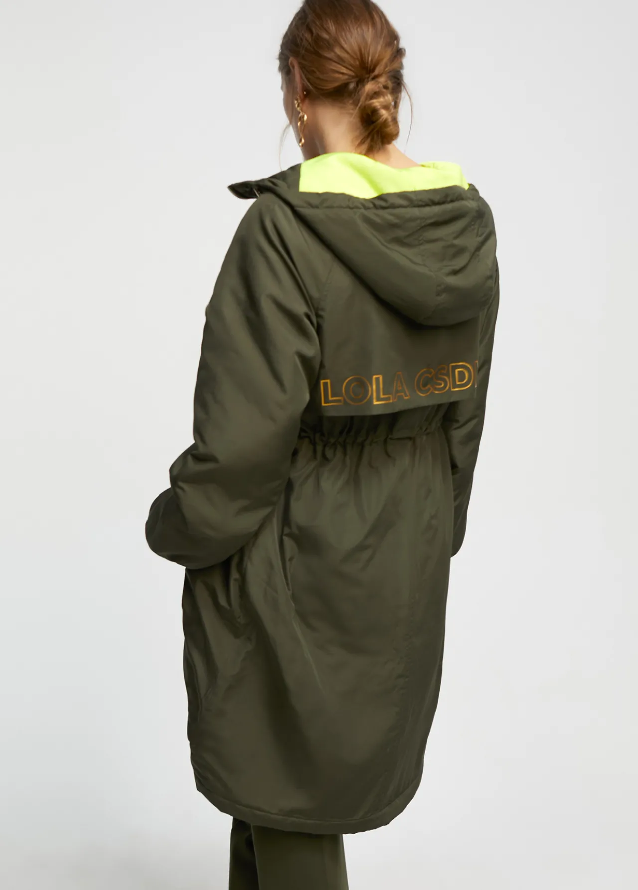 anorak_acolchado_con_capucha_6.webp Lola Casademunt Abrigos Y Cazadoras<Anorak acolchado con capucha KAKI