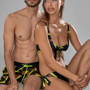 Lola Casademunt Baño<Bañador hombre logomanía NEGRO-ROJO