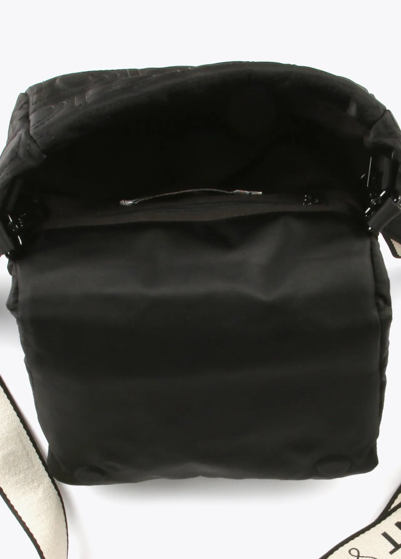bandolera_acolchada_1-1.webp Lola Casademunt Bandoleras | Bolsos Pequeños<Bandolera acolchada CRUDO