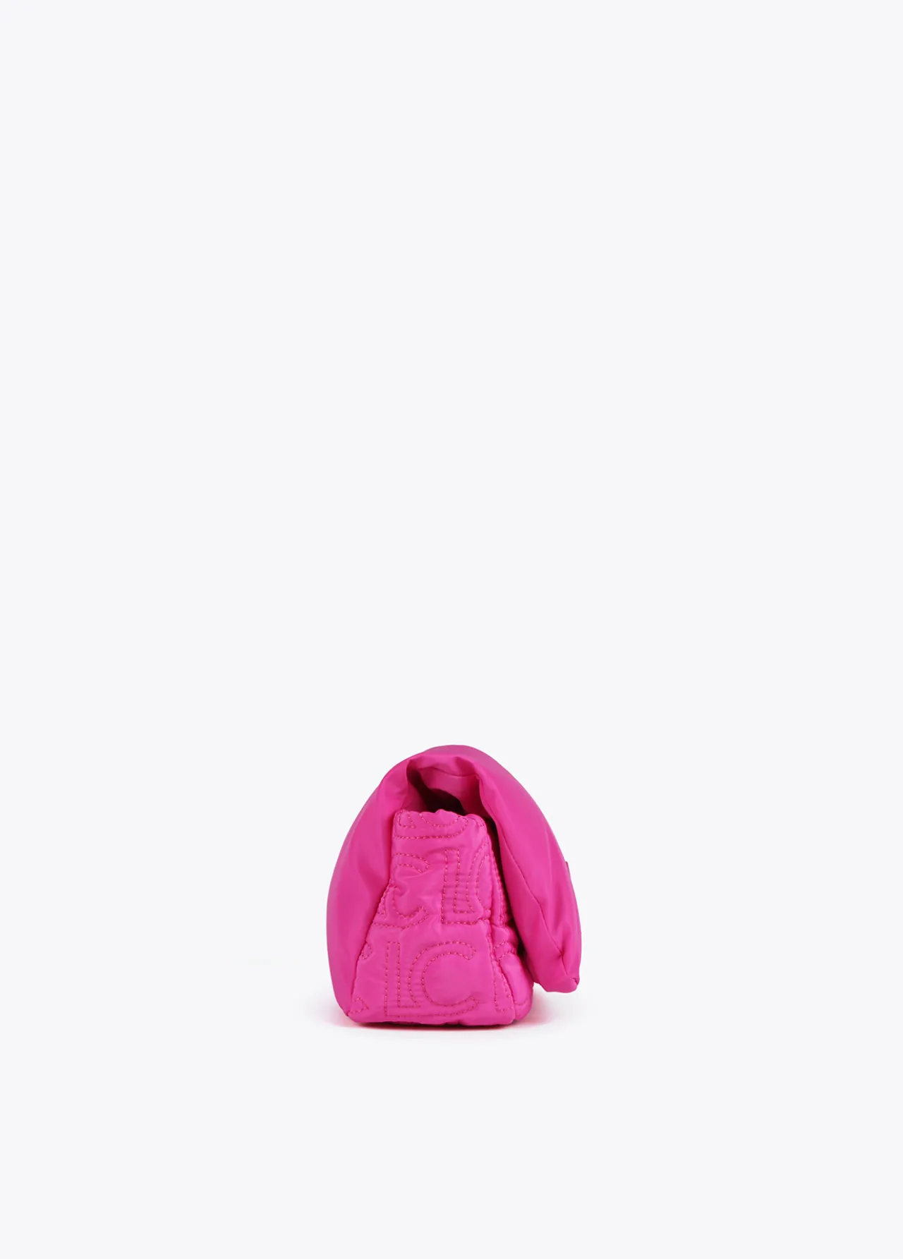bandolera_acolchada_4-2.webp Lola Casademunt Bandoleras | Bolsos Pequeños<Bandolera acolchada CRUDO