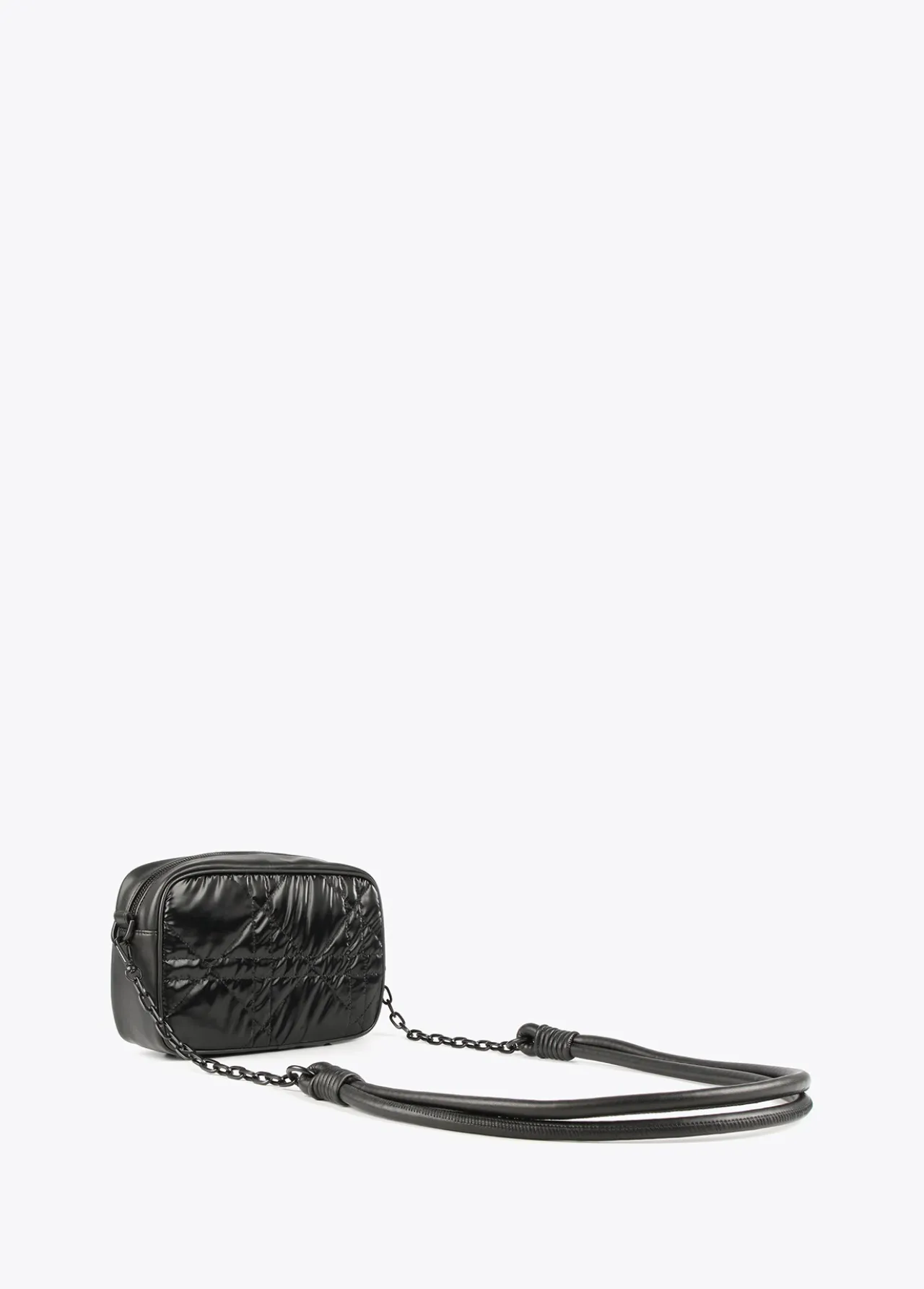 bandolera_acolchada_5-5.webp Lola Casademunt Bandoleras | Bolsos Pequeños<Bandolera acolchada NEGRO