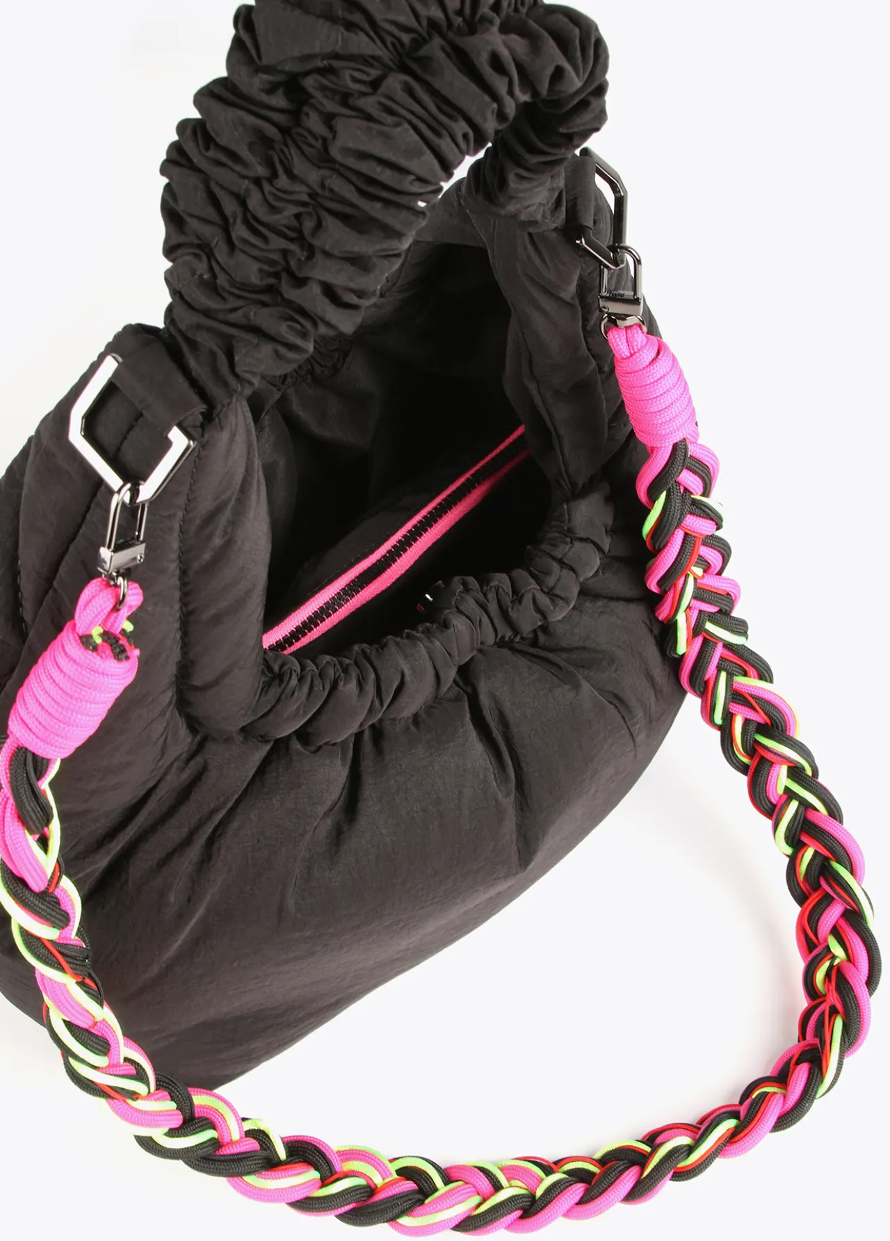 bandolera_acolchada_asa_trenzada_2-1.webp Lola Casademunt Bolsos De Hombro | Bandoleras<Bandolera acolchada asa trenzada KAKI