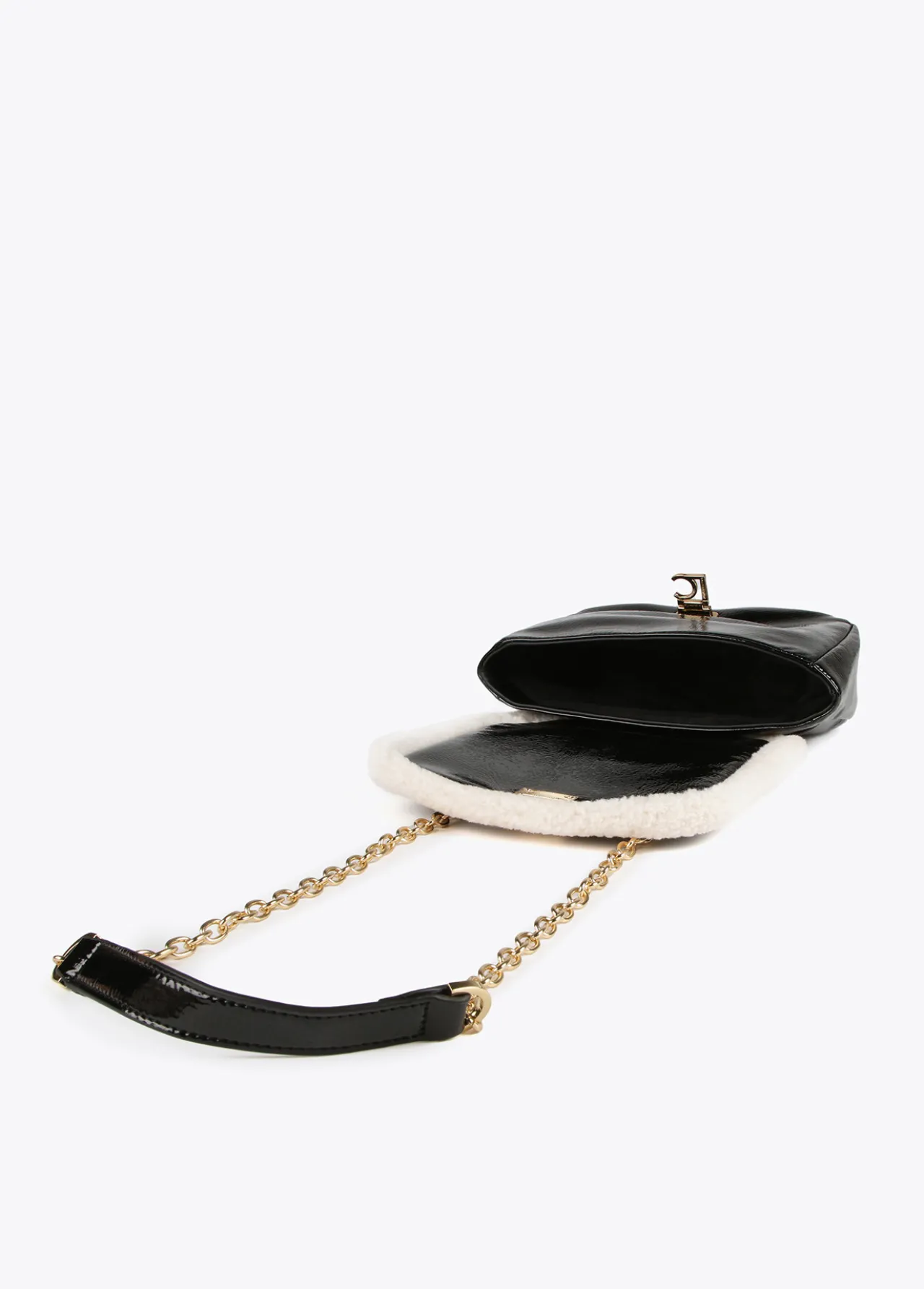 bandolera_detalles_borreguito_6.webp Lola Casademunt Bandoleras | Bolsos Pequeños<Bandolera detalles borreguito NEGRO