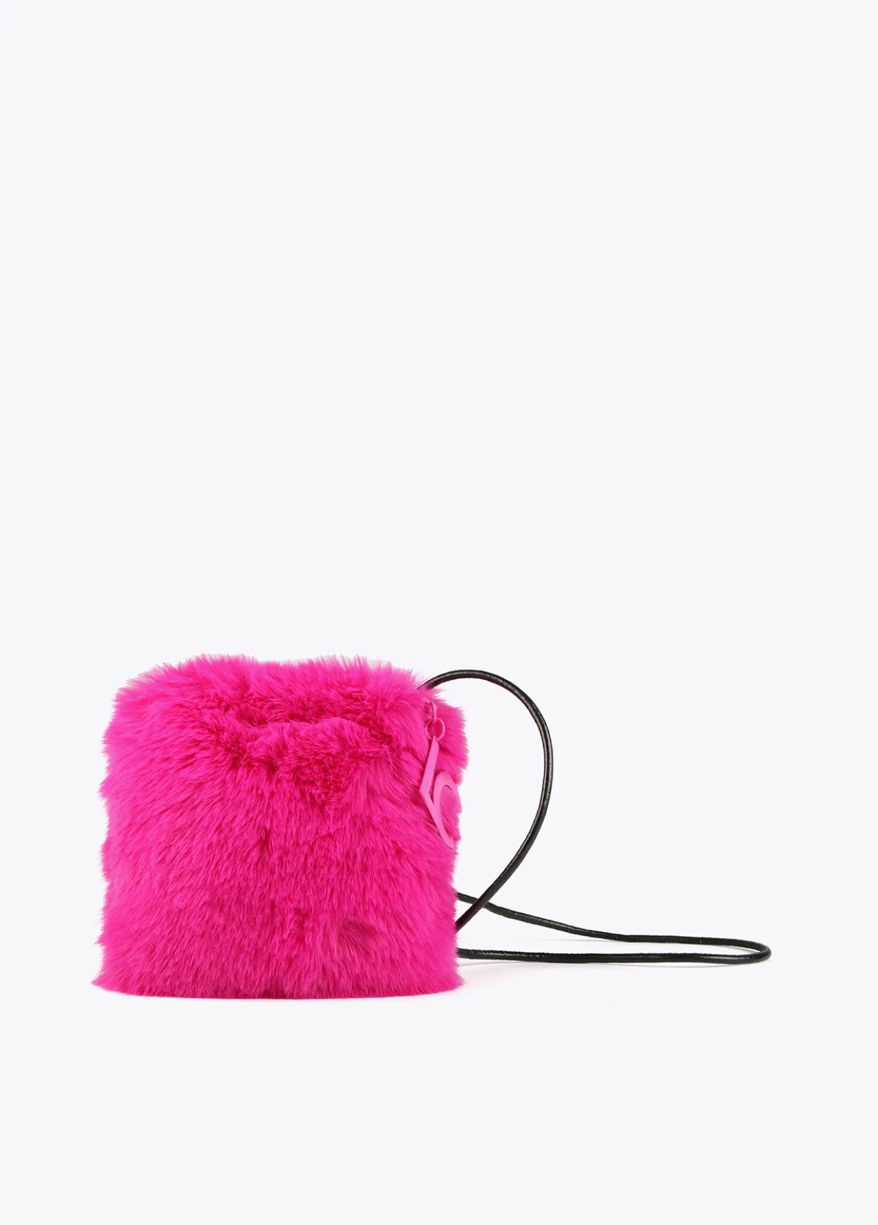 bandolera_efecto_pelo_0-2.webp Lola Casademunt Bandoleras | Bolsos Pequeños<Bandolera efecto pelo NEGRO