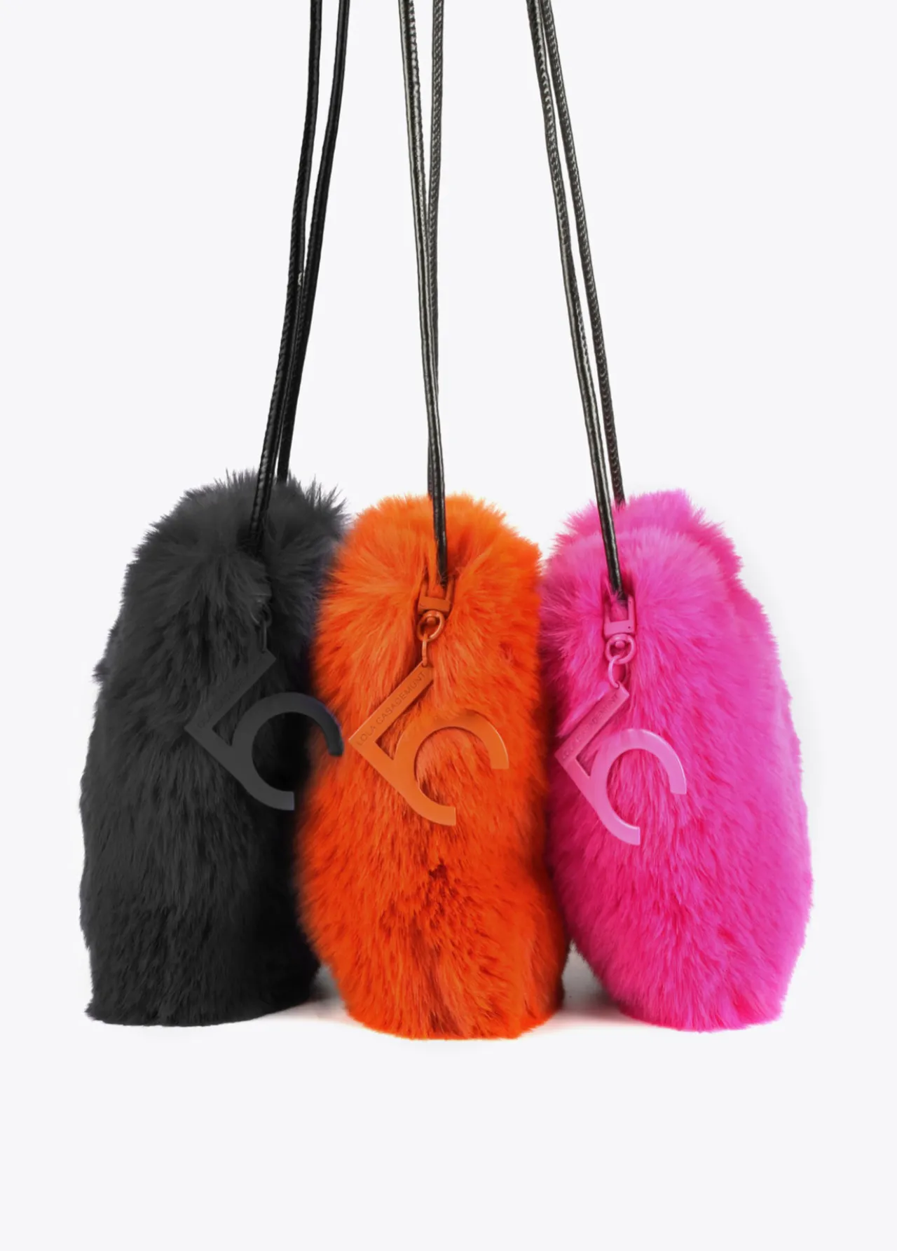 bandolera_efecto_pelo_1-1.webp Lola Casademunt Bandoleras | Bolsos Pequeños<Bandolera efecto pelo NEGRO