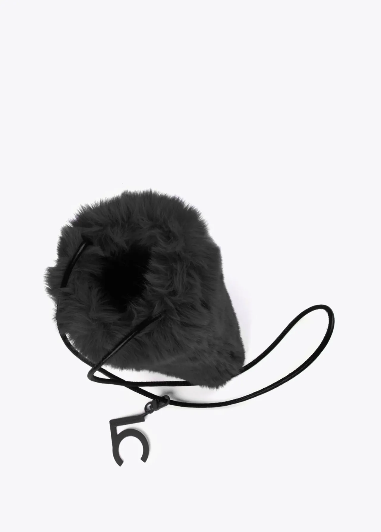 bandolera_efecto_pelo_5-1.webp Lola Casademunt Bandoleras | Bolsos Pequeños<Bandolera efecto pelo NEGRO