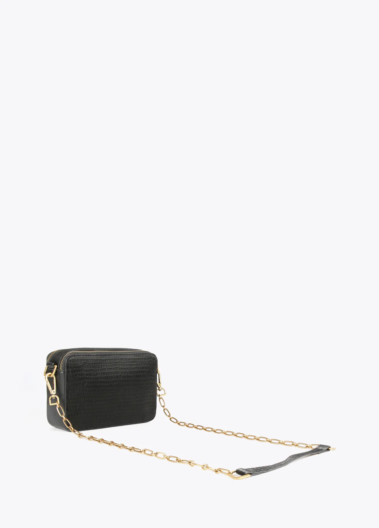 bandolera_efecto_piel_cocodrilo_4.webp Lola Casademunt Bandoleras | Bolsos Pequeños<Bandolera efecto piel cocodrilo NEGRO
