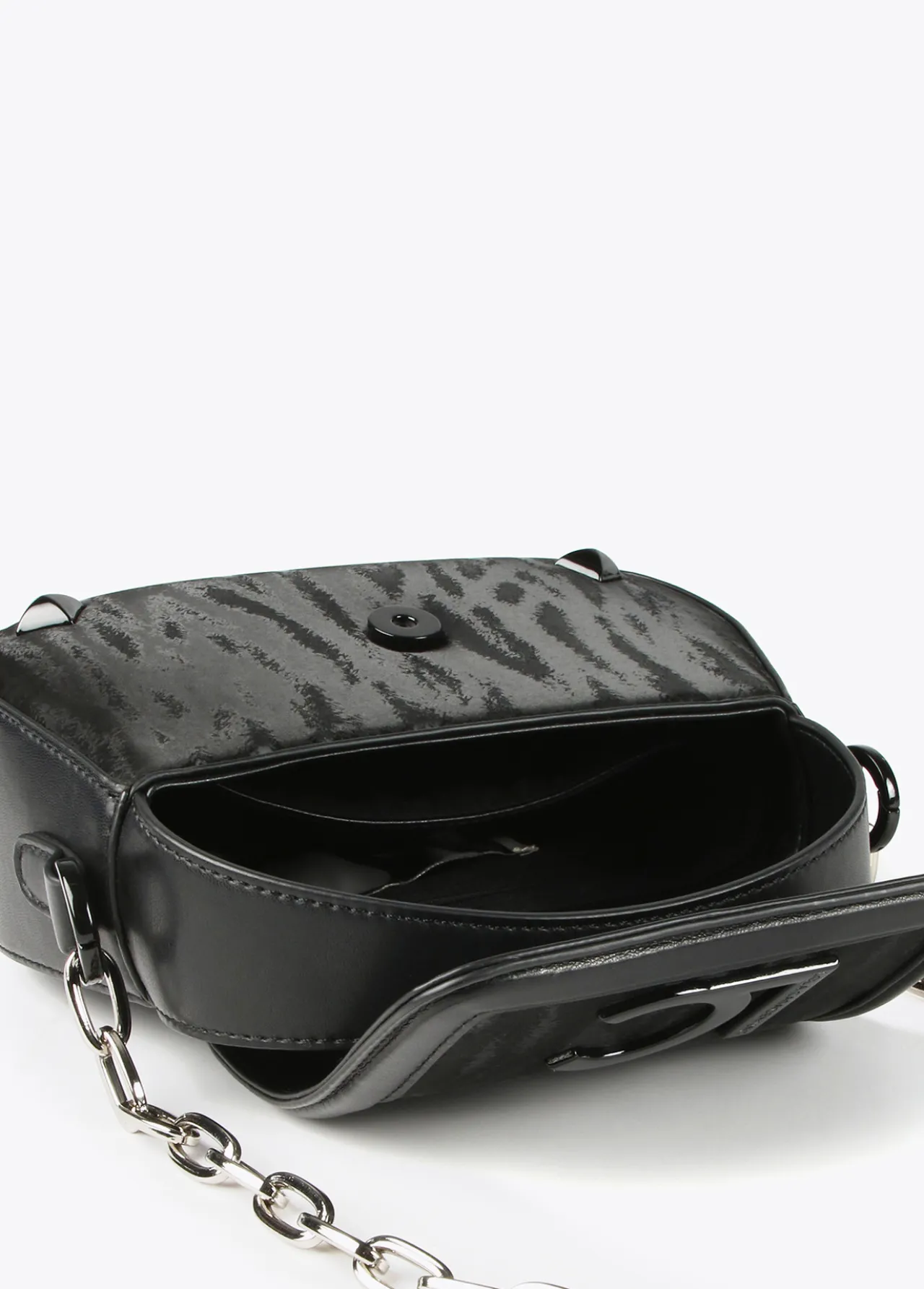 bandolera_estampado_zebra_4.webp Lola Casademunt Bandoleras | Bolsos Pequeños<Bandolera estampado zebra NEGRO