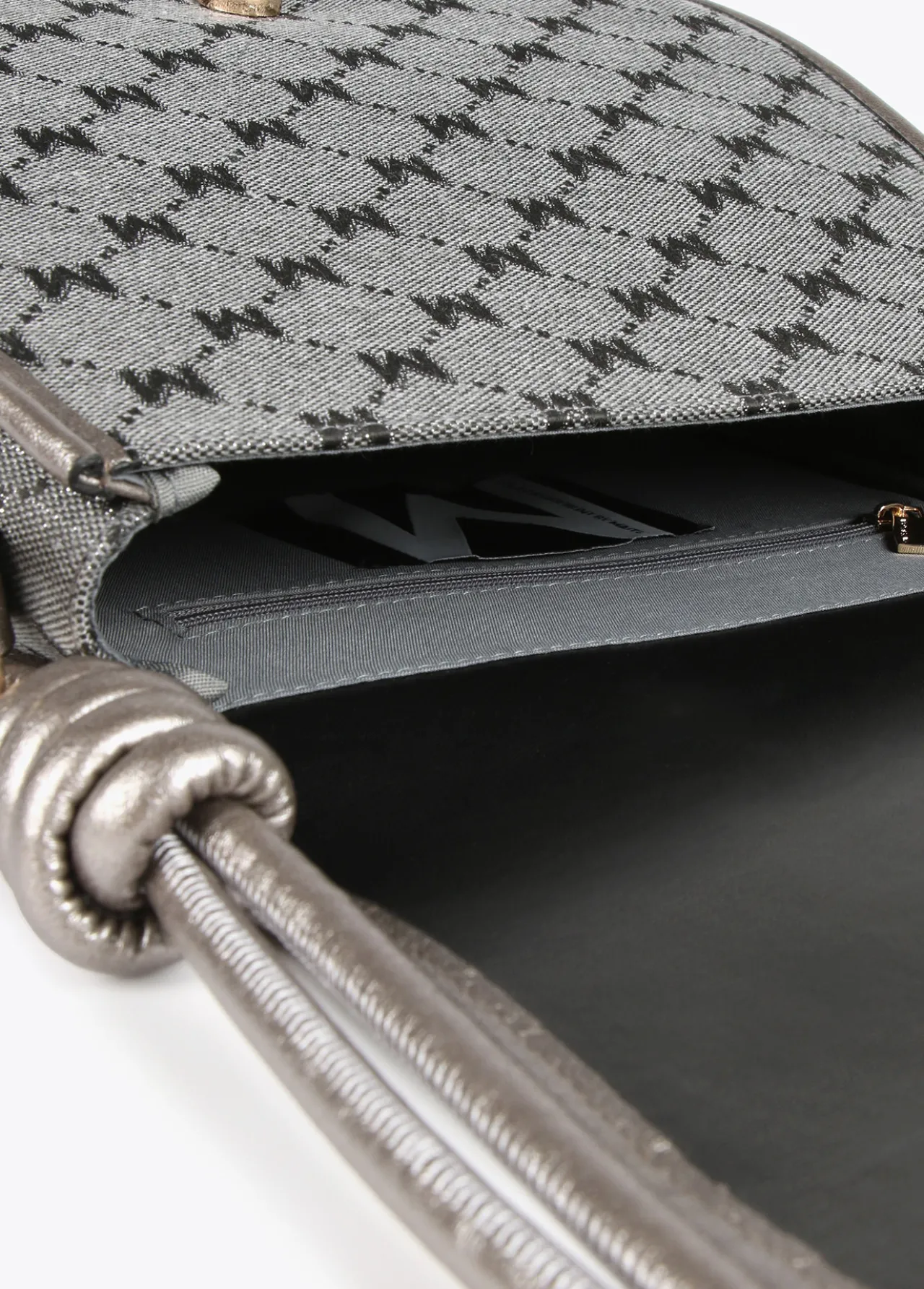 bandolera_gris_jacquard_4.webp Lola Casademunt Bandoleras | Bolsos Pequeños<Bandolera gris jacquard NEGRO-GRIS