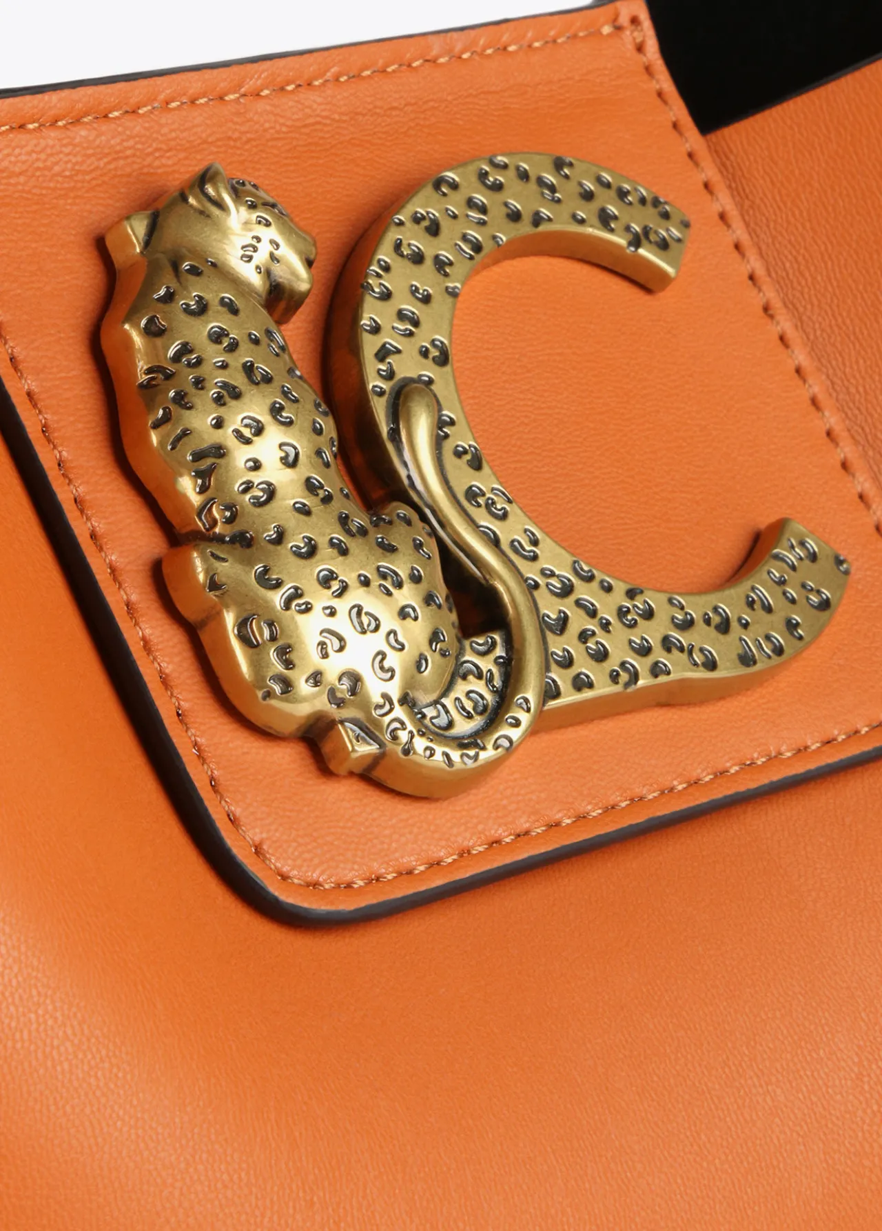 bandolera_logo_animal_6.webp Lola Casademunt Bandoleras | Bolsos Pequeños<Bandolera logo animal CAMEL