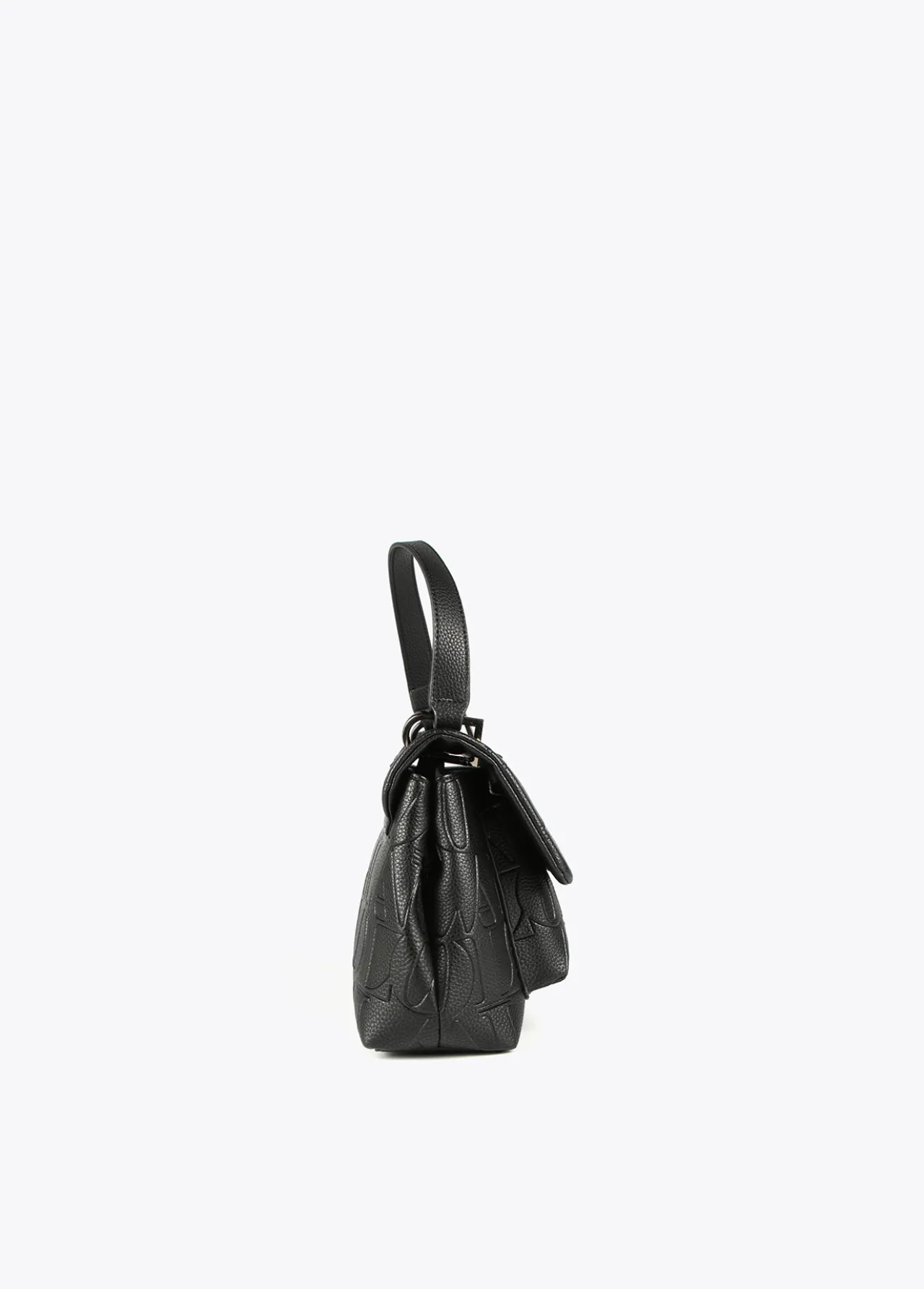 bandolera_logo_grabado_5-1.webp Lola Casademunt Bolsos De Hombro | Bandoleras<Bandolera logo grabado NEGRO