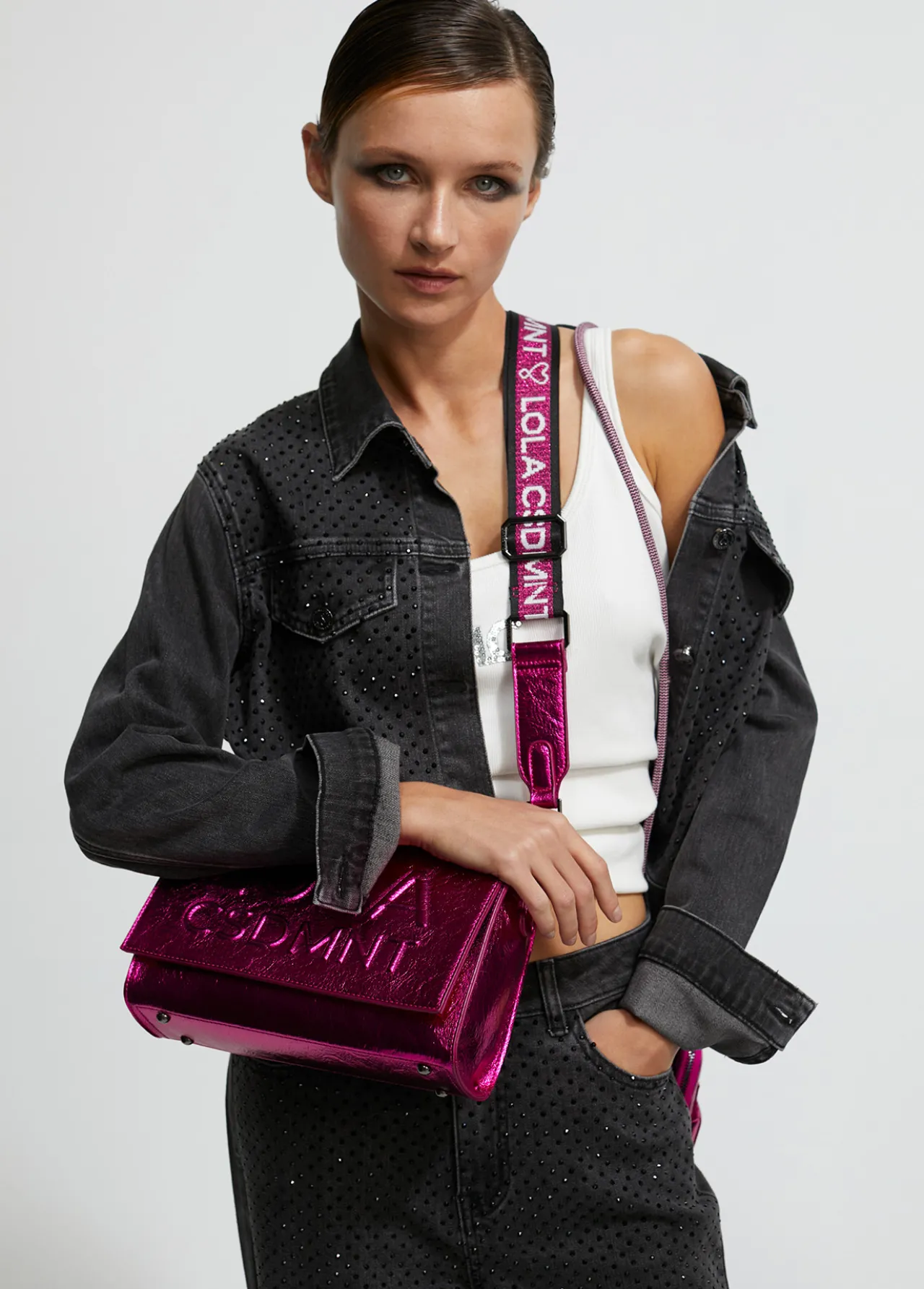 bandolera_metalizada_0.webp Lola Casademunt Bandoleras | Bolsos Pequeños<Bandolera metalizada DORADO