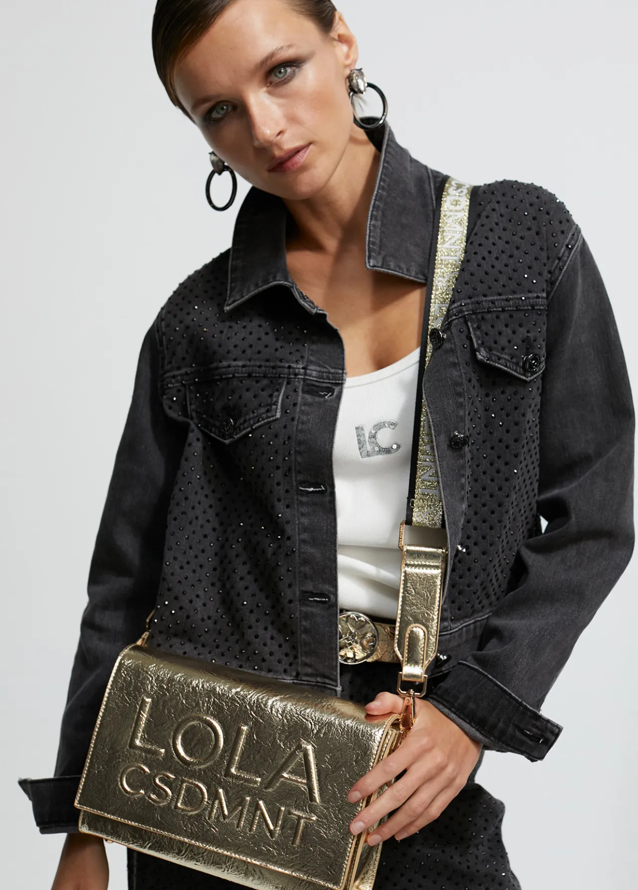bandolera_metalizada_7.webp Lola Casademunt Bandoleras | Bolsos Pequeños<Bandolera metalizada DORADO