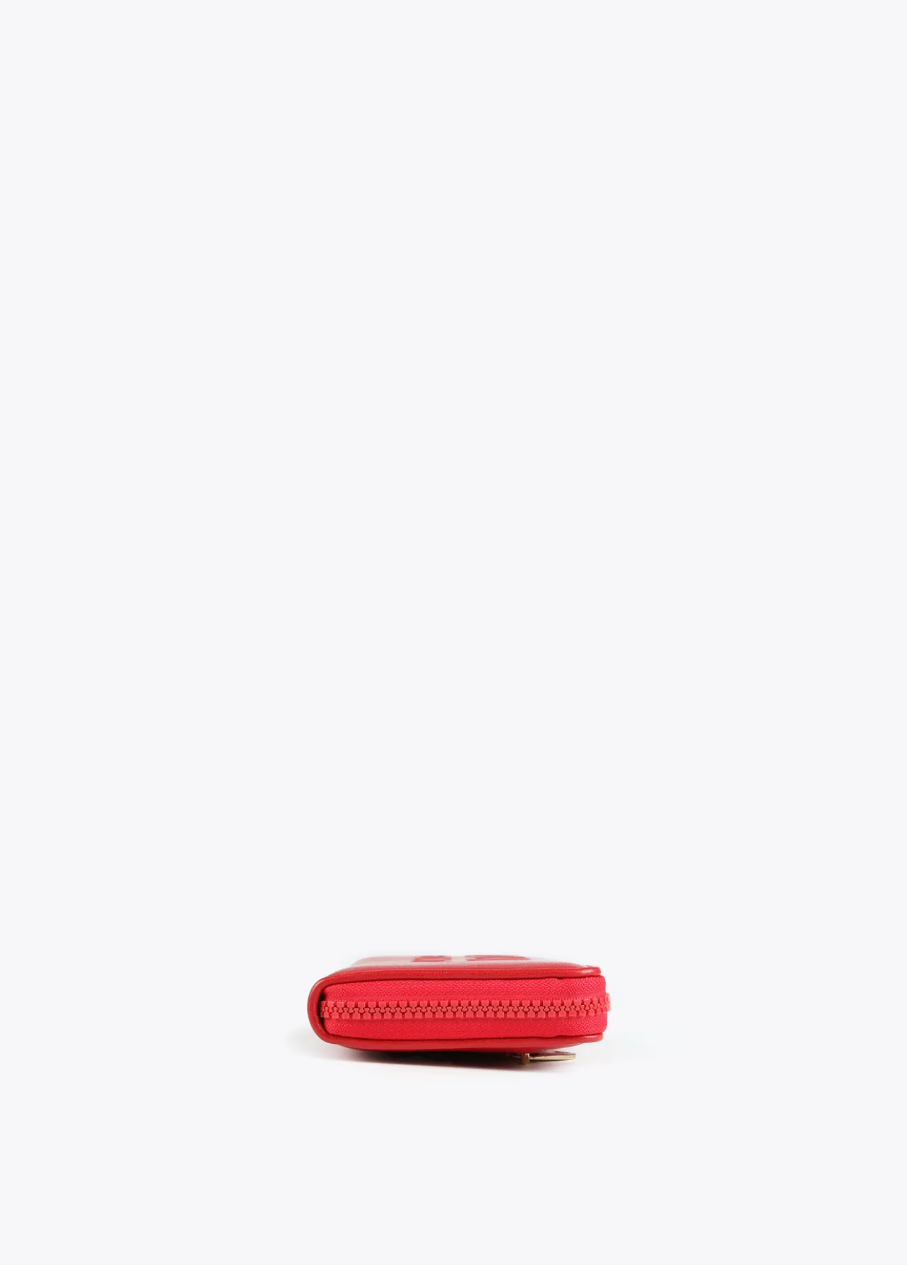billetero_grande_logo_con_relieve_3-3.webp Lola Casademunt Accesorios<Billetero grande logo con relieve FUCSIA