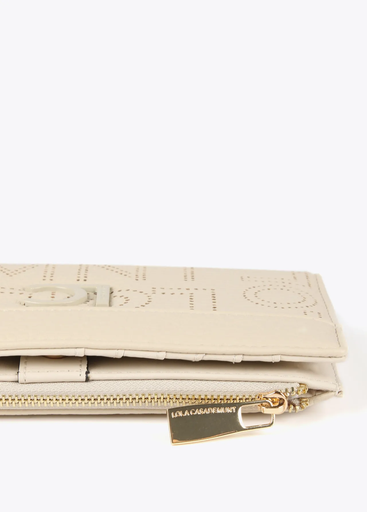 billetero_grande_troquelado_3.webp Lola Casademunt Carteras Y Monederos<Billetero grande troquelado CRUDO