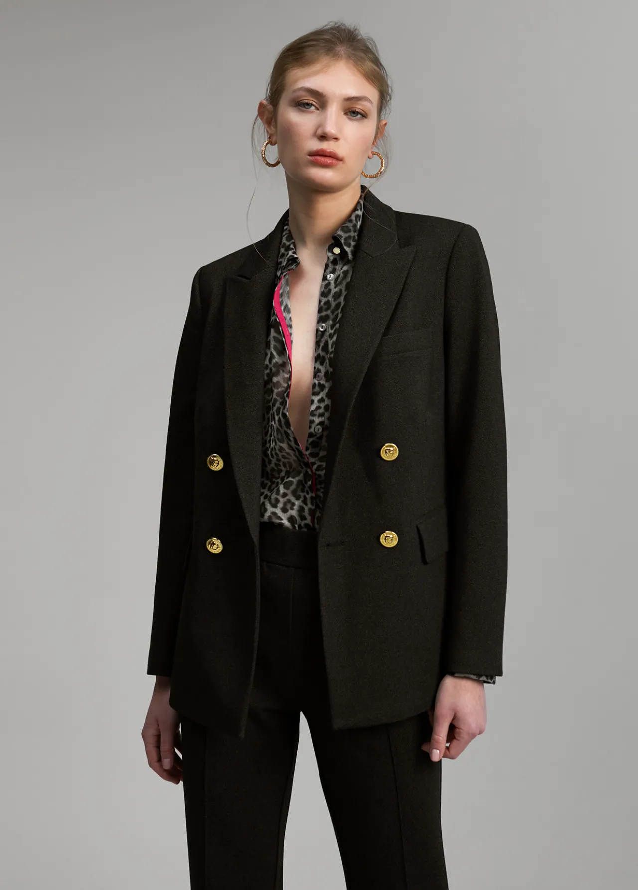 blazer_botn_animal_0.webp Lola Casademunt Americanas Y Blazers<Blazer botón animal GRISOSCURO