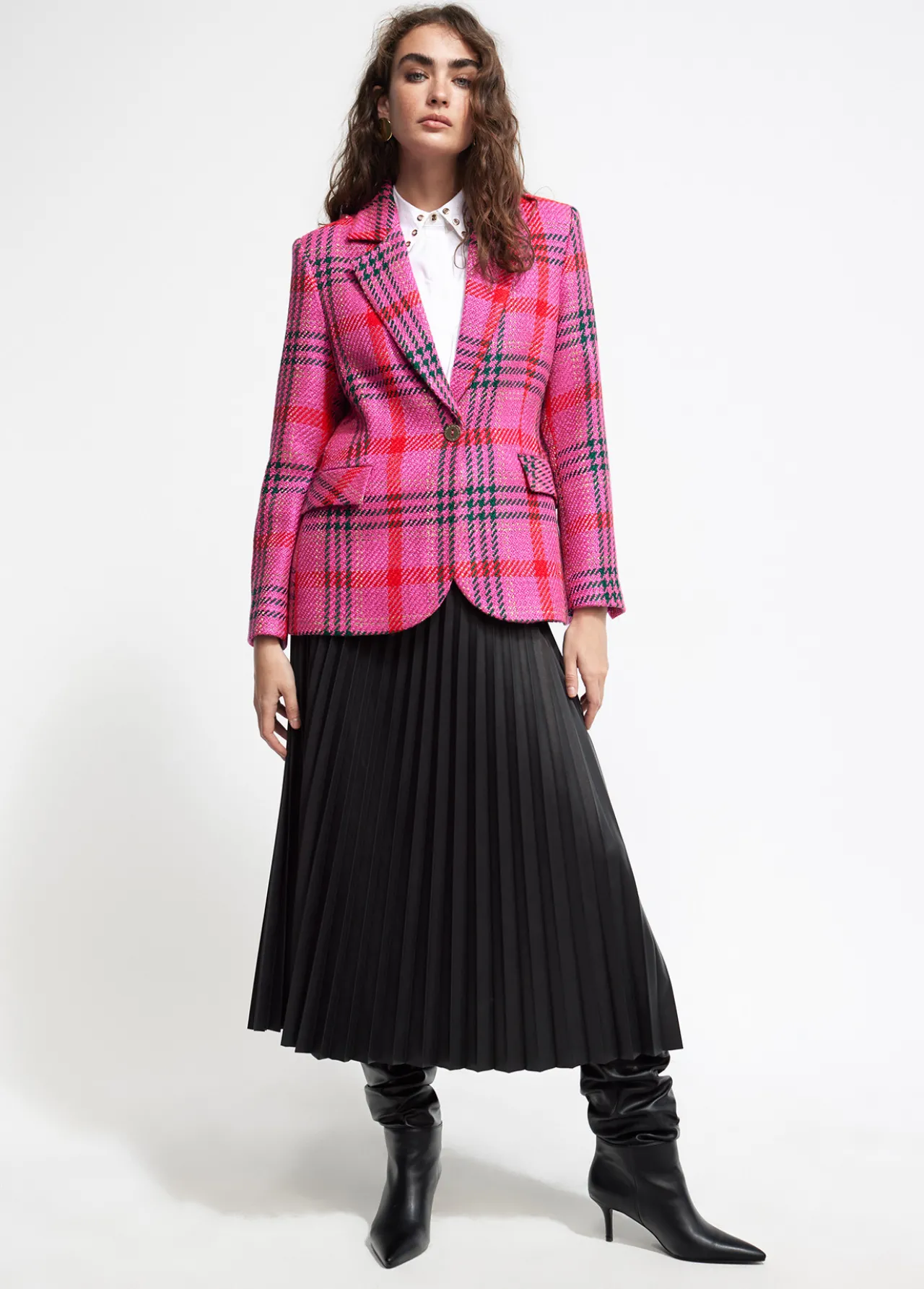 blazer_cuadros_tweed_1.webp Lola Casademunt Americanas Y Blazers<Blazer cuadros tweed ROSA-MULTICOLOR