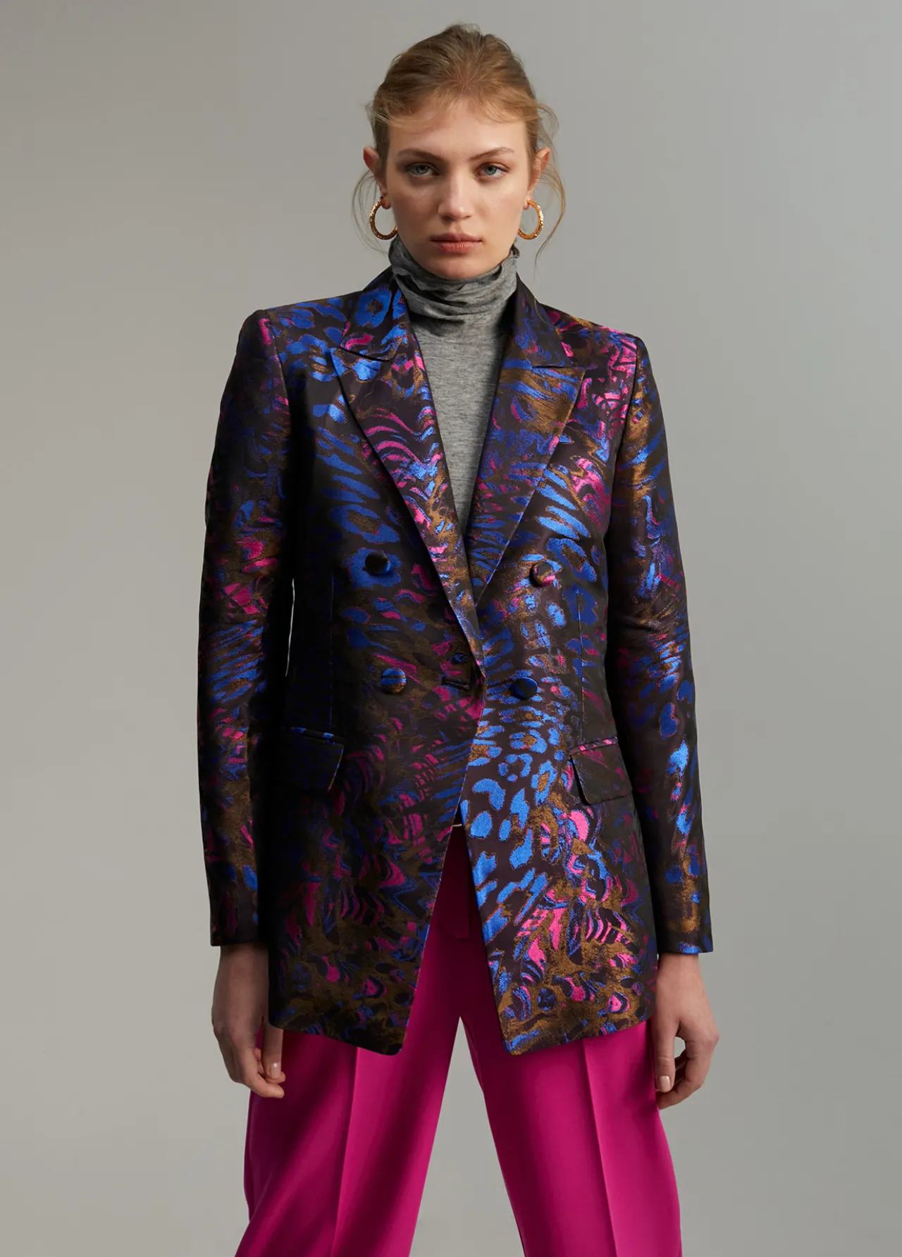 blazer_jacquard_estampado_0.webp Lola Casademunt Americanas Y Blazers<Blazer jacquard estampado AZUL-MULTICOLOR