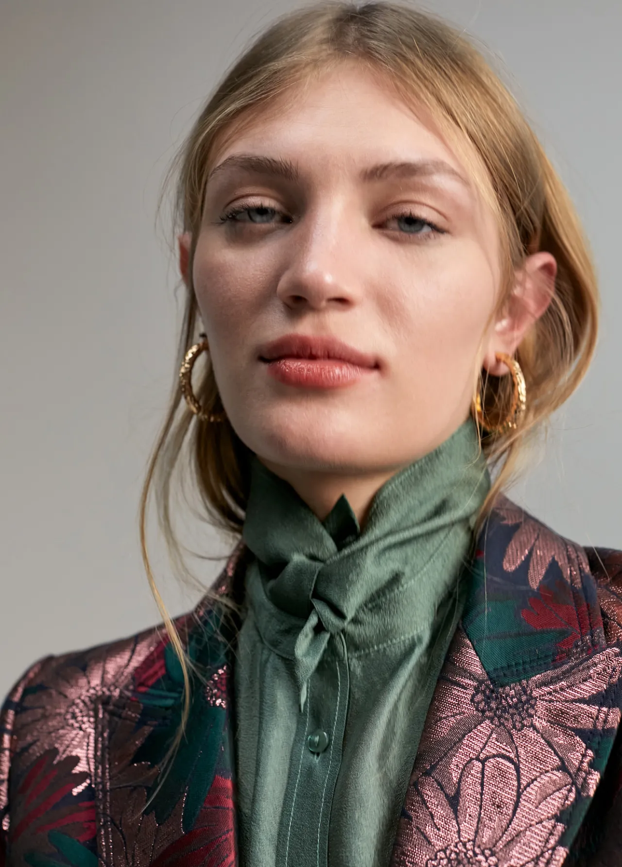 blazer_jacquard_floral_2.webp Lola Casademunt Americanas Y Blazers<Blazer jacquard floral VERDE-MULTICOLOR