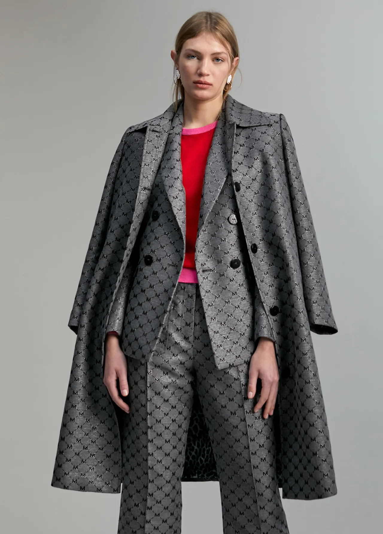 blazer_jacquard_monograma_5.webp Lola Casademunt Americanas Y Blazers<Blazer jacquard monograma GRIS-METAL