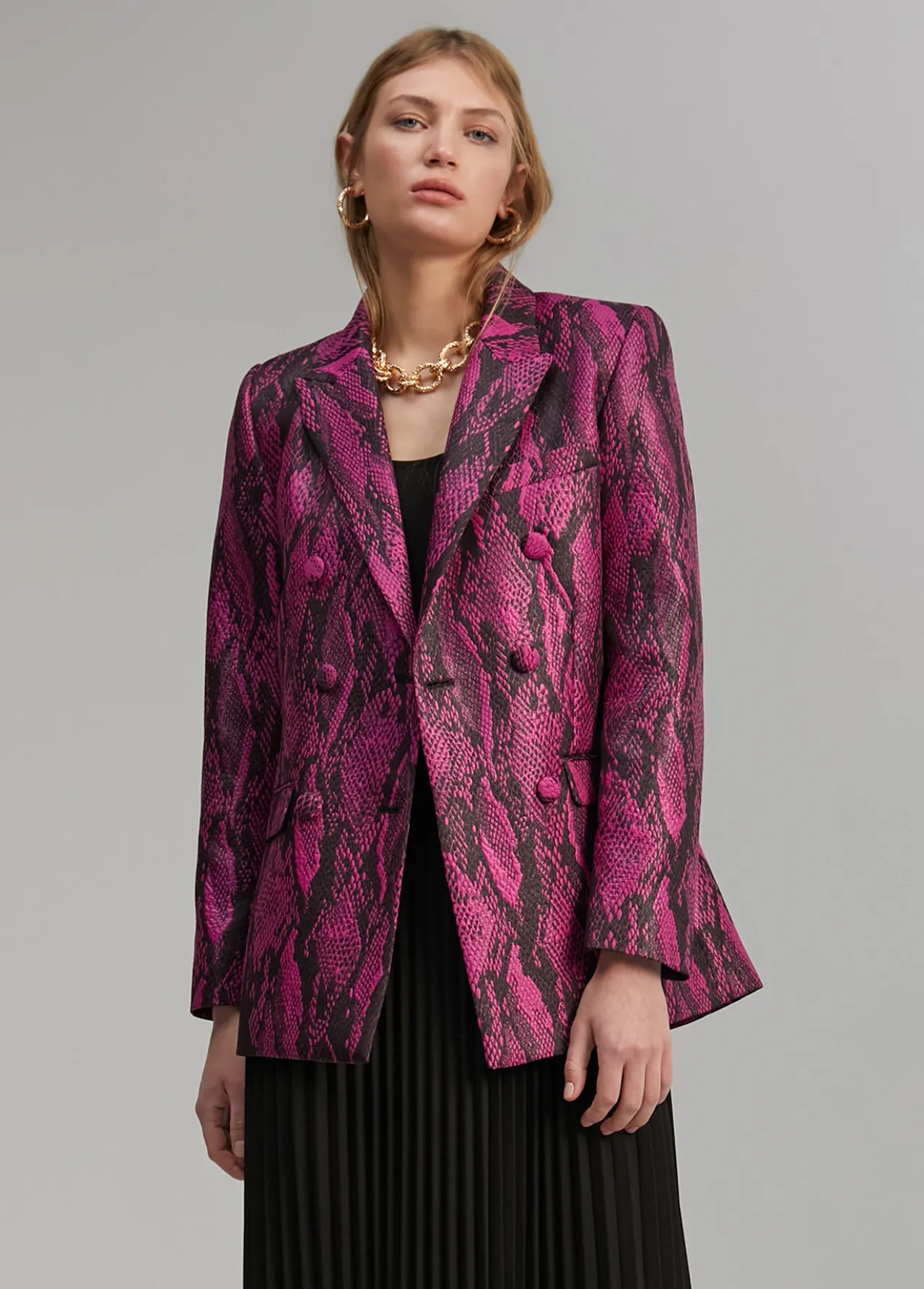 blazer_jacquard_serpiente_0.webp Lola Casademunt Americanas Y Blazers | Animal Print<Blazer jacquard serpiente ROSA-NEGRO