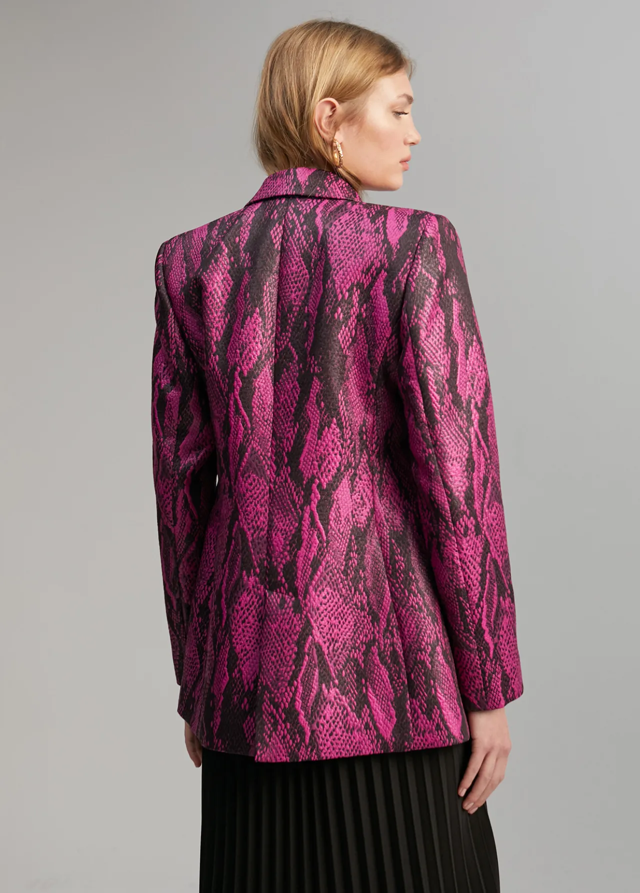 blazer_jacquard_serpiente_3.webp Lola Casademunt Americanas Y Blazers | Animal Print<Blazer jacquard serpiente ROSA-NEGRO