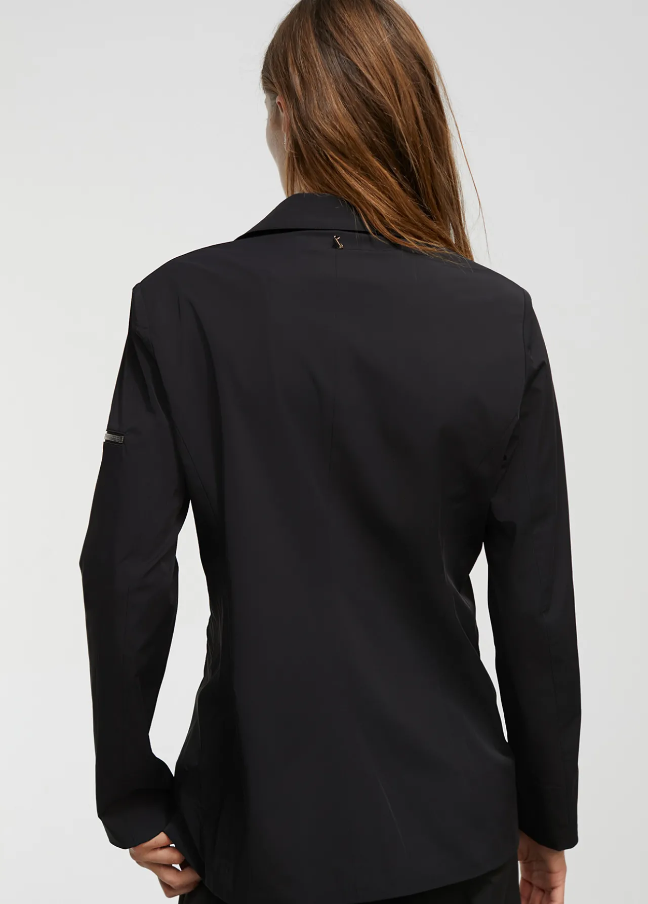 blazer_tcnica_cremalleras_6.webp Lola Casademunt Americanas Y Blazers<Blazer técnica cremalleras NEGRO