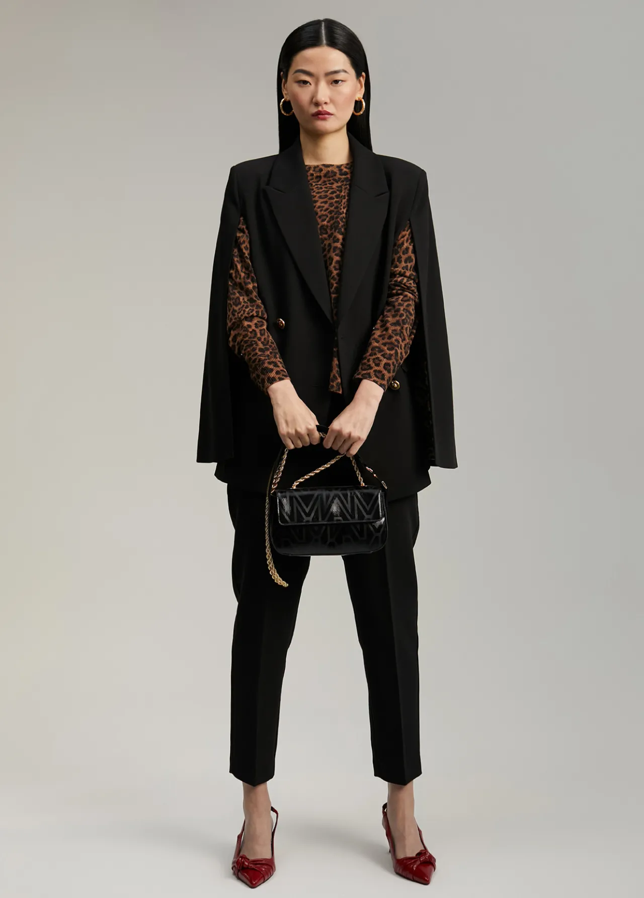blazer_tipo_capa_1-1.webp Lola Casademunt Americanas Y Blazers<Blazer tipo capa CAMEL