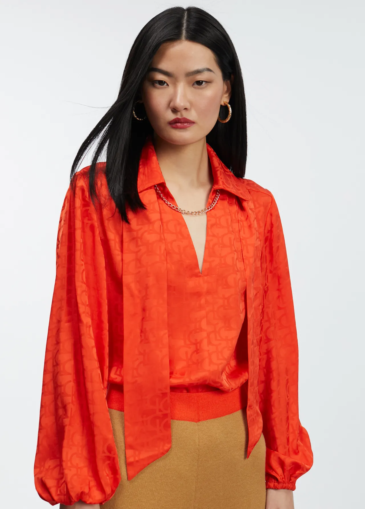 blusa_con_lazo_3-2.webp Lola Casademunt Camisas Y Blusas<Blusa con lazo PISTACHO
