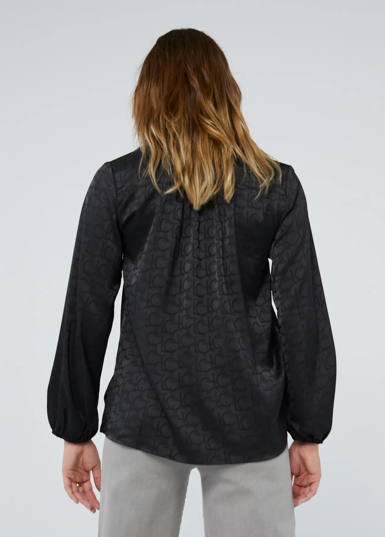 blusa_con_lazo_6.webp Lola Casademunt Camisas Y Blusas<Blusa con lazo PISTACHO