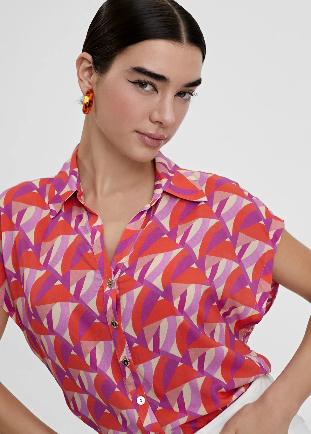 blusa_fluida_estampada_0.webp Lola Casademunt Camisas Y Blusas<Blusa fluida estampada ROJO-LILA