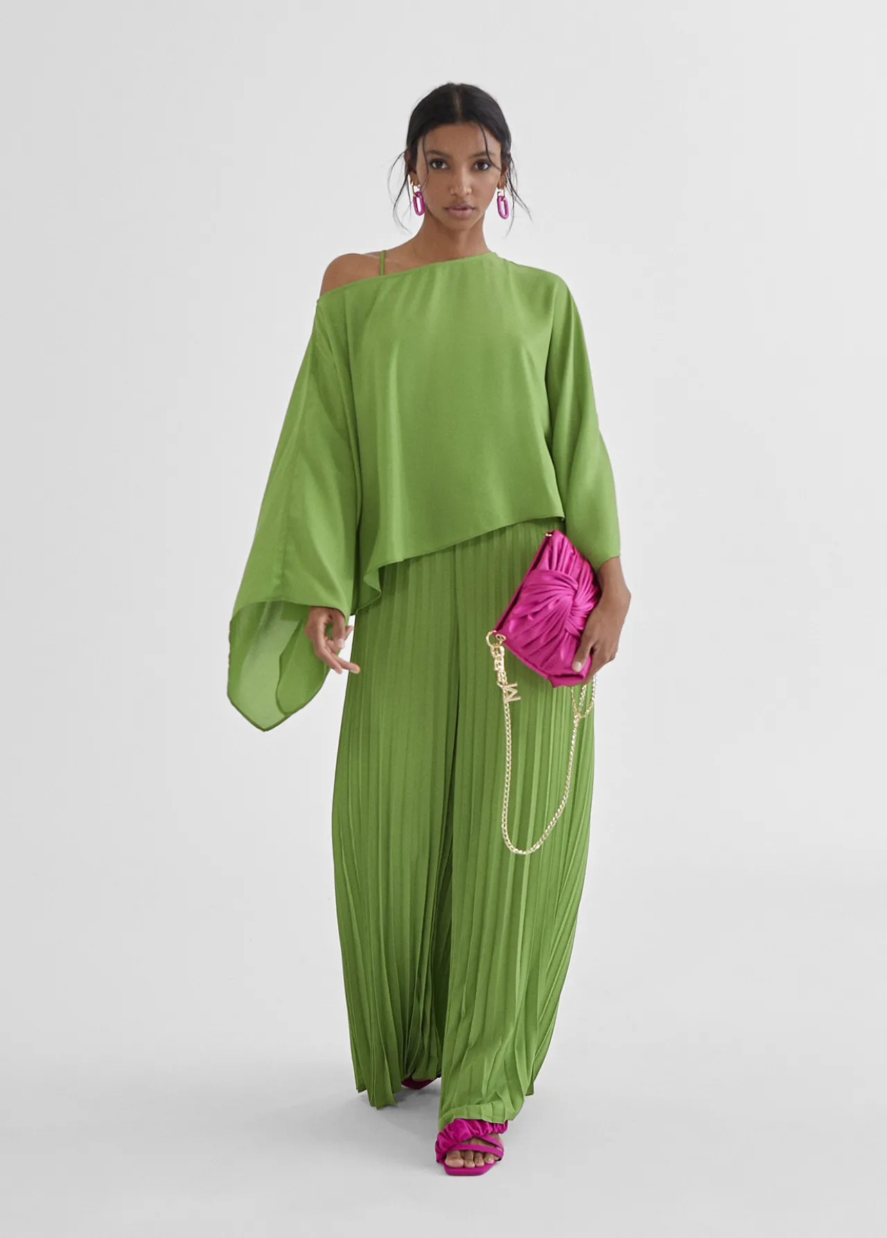 blusacapa_satinada_1-1.webp Lola Casademunt Camisas Y Blusas<Blusa/capa satinada FUCSIA