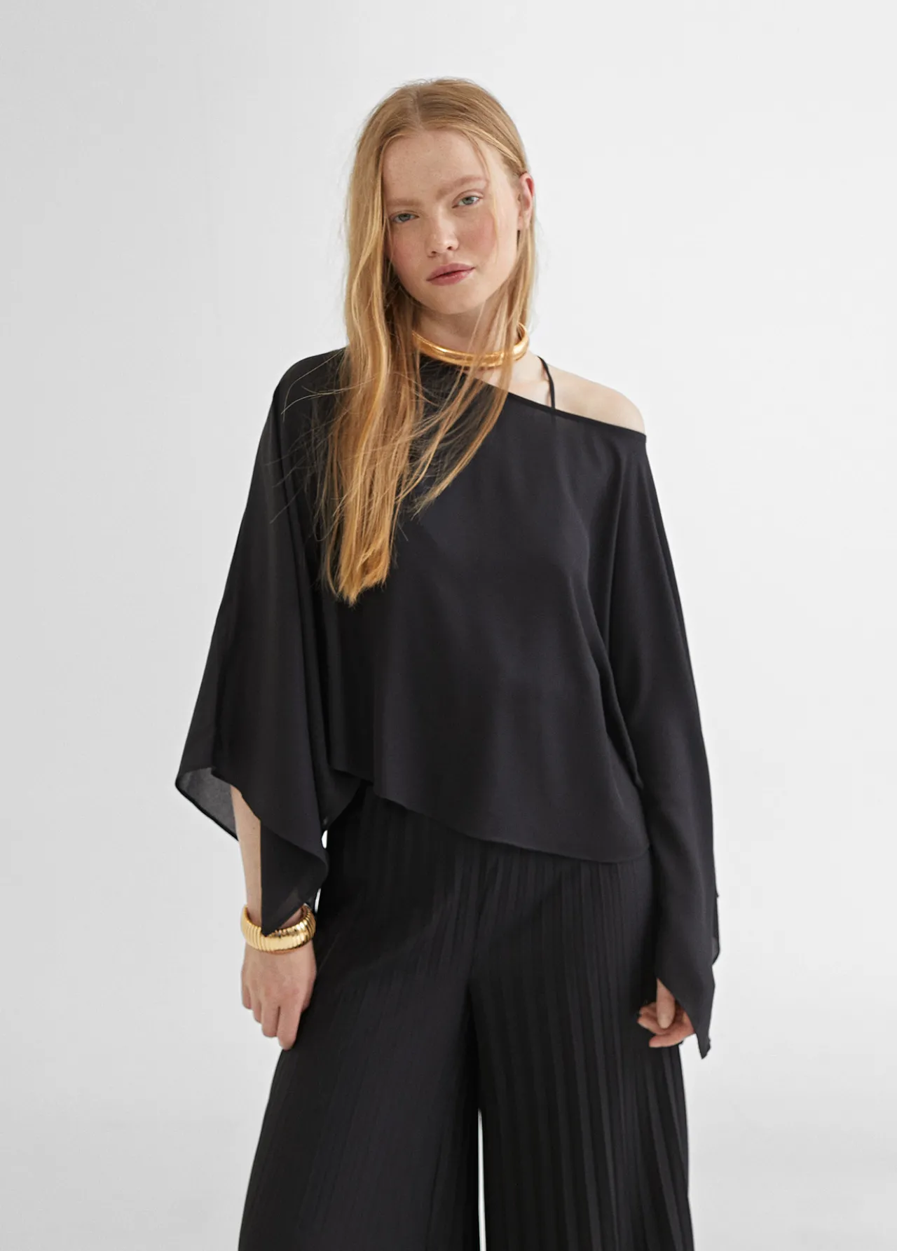 blusacapa_satinada_4-2.webp Lola Casademunt Camisas Y Blusas | Americanas Y Blazers<Blusa/capa satinada FUCSIA