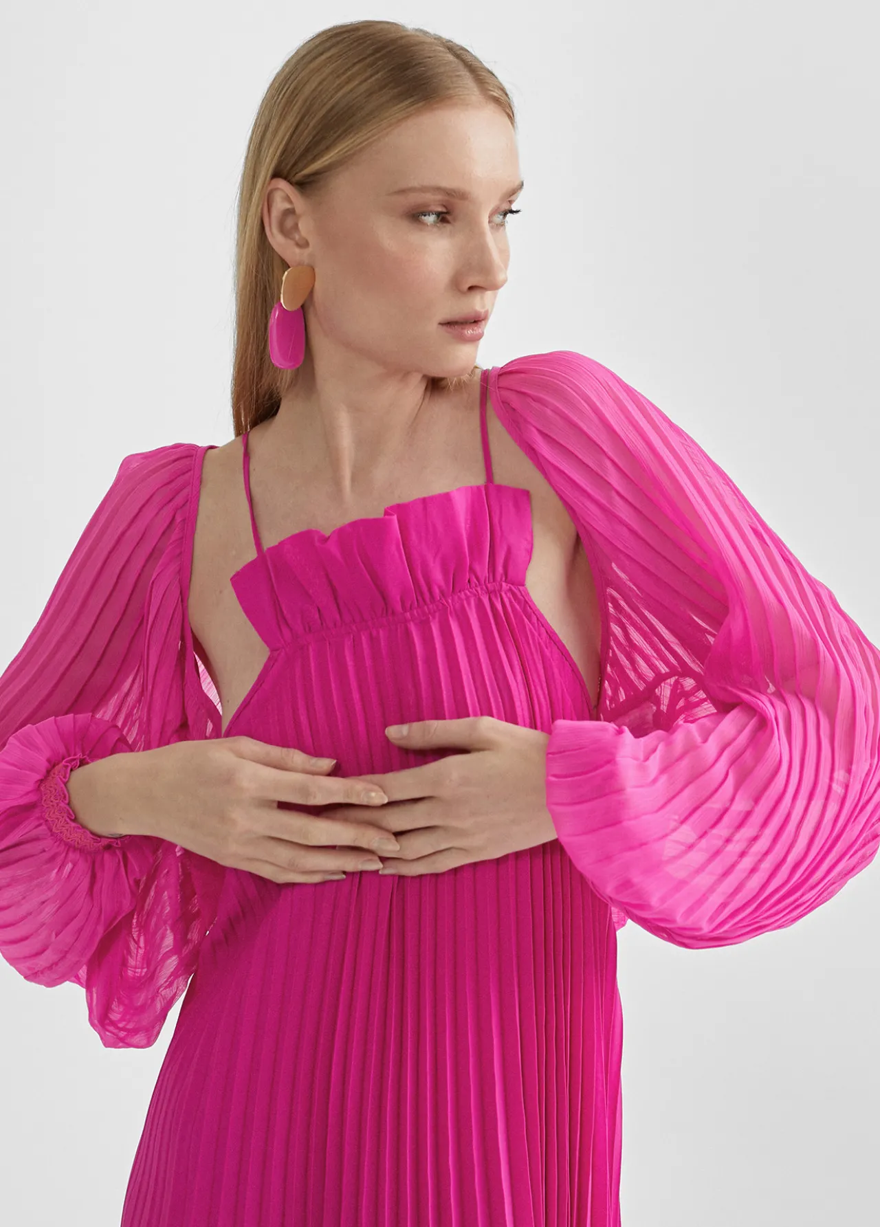 bolero_plisado_0.webp Lola Casademunt Camisas Y Blusas | Americanas Y Blazers<Bolero plisado FUCSIA