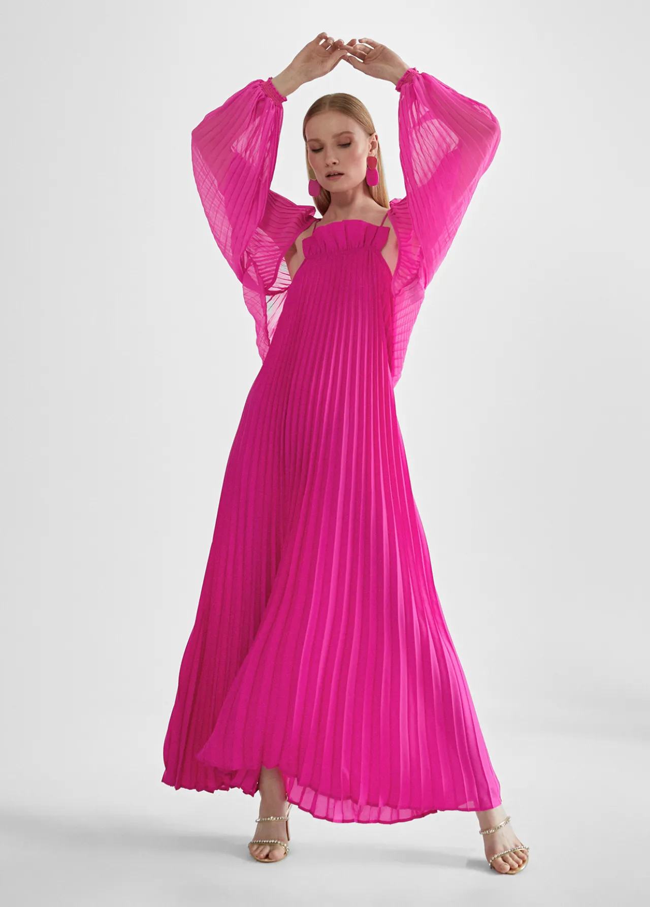 bolero_plisado_1.webp Lola Casademunt Camisas Y Blusas | Americanas Y Blazers<Bolero plisado FUCSIA
