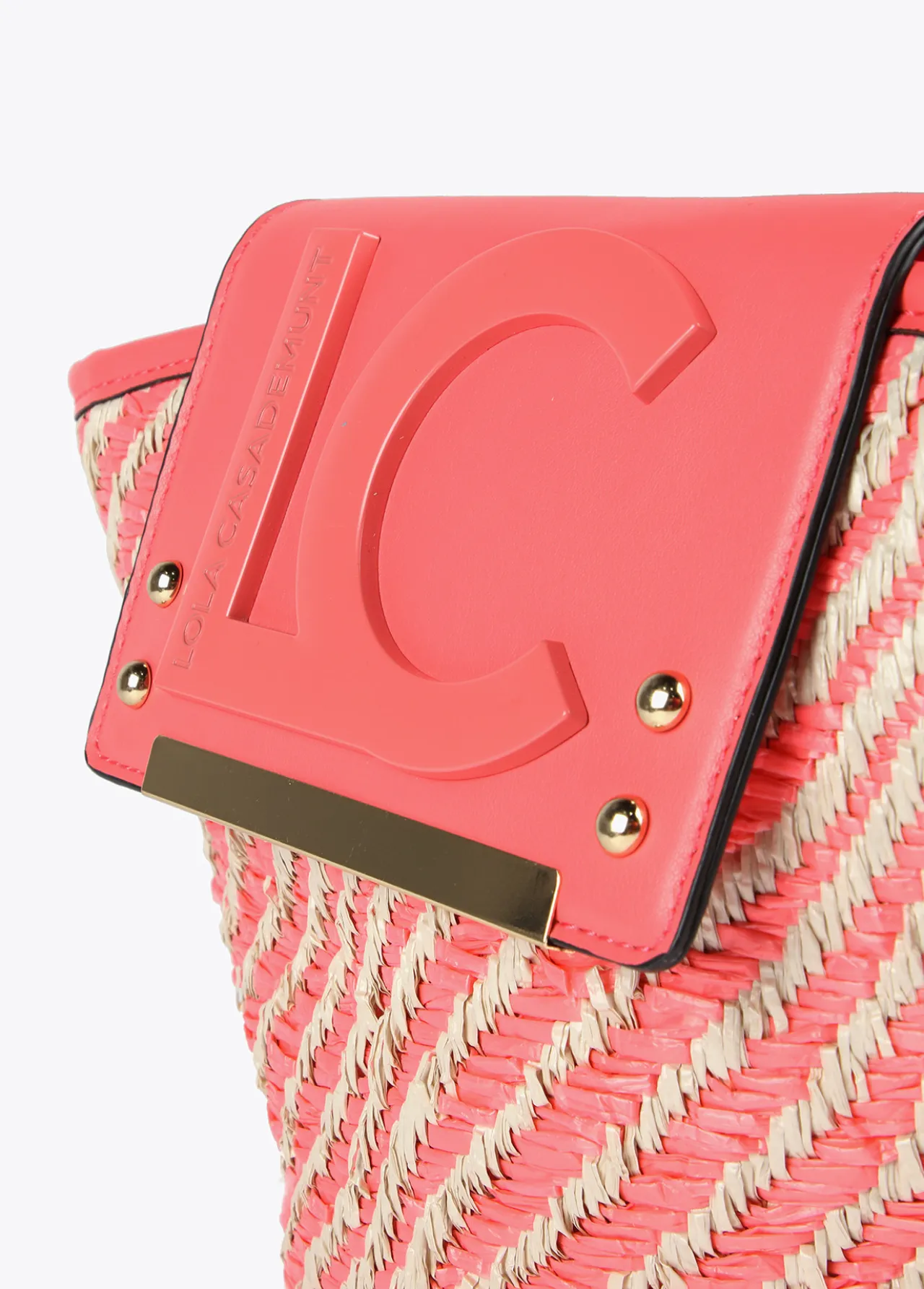 bolsito_bandolera_tipo_cesta_3-1.webp Lola Casademunt Bolsos | Baño<Bolsito bandolera tipo cesta NEGRO-CRUDO