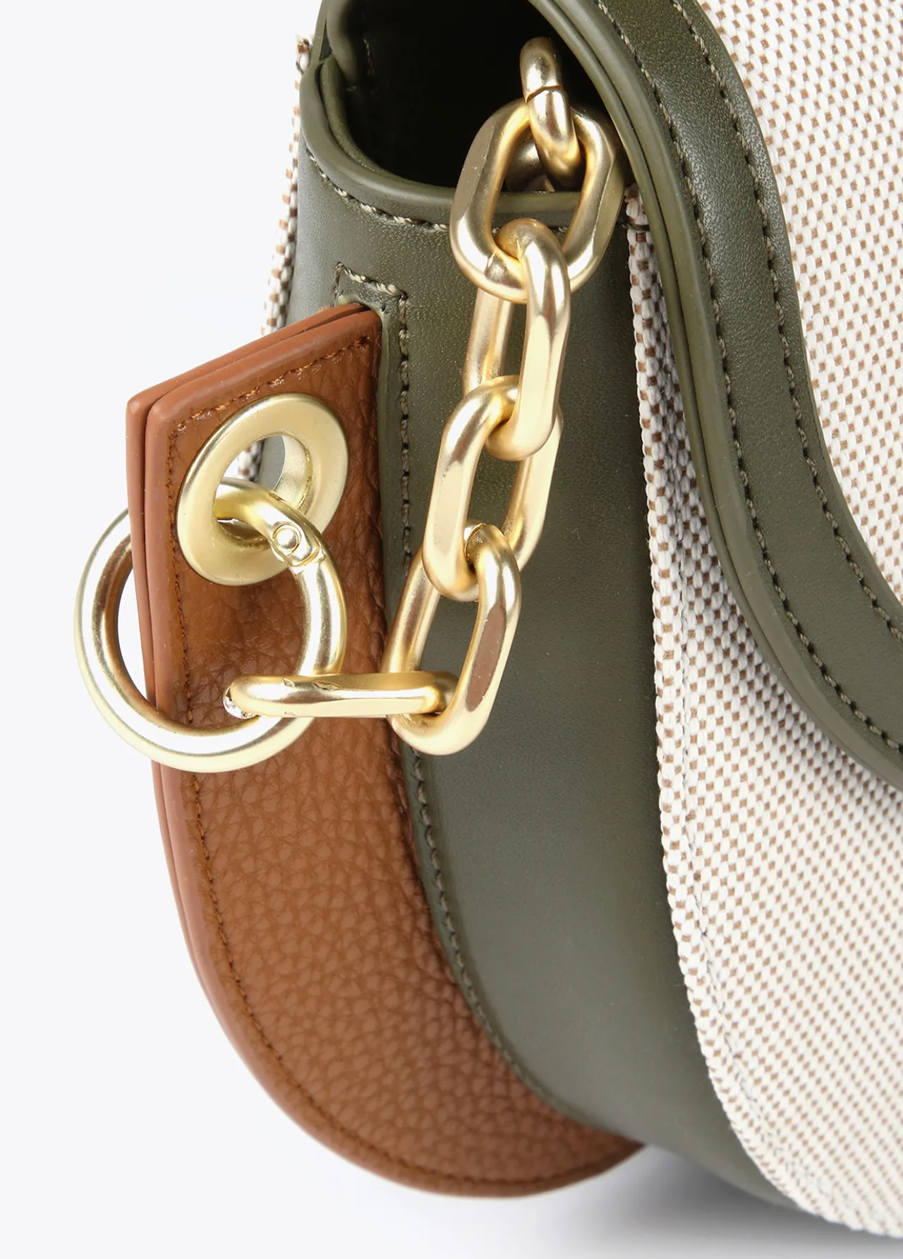 bolso_bandolera_materiales_combinados_7.webp Lola Casademunt Bolsos<Bolso bandolera materiales combinados CRUDO-MARRON