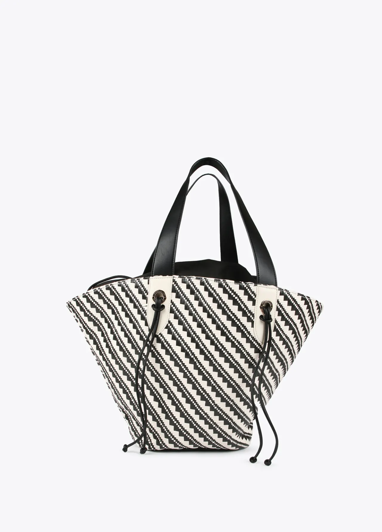 bolso_tipo_cesta_en_efecto_rafia_2.webp Lola Casademunt Bolsos | Baño<Bolso tipo cesta en efecto rafia NEGRO-CRUDO