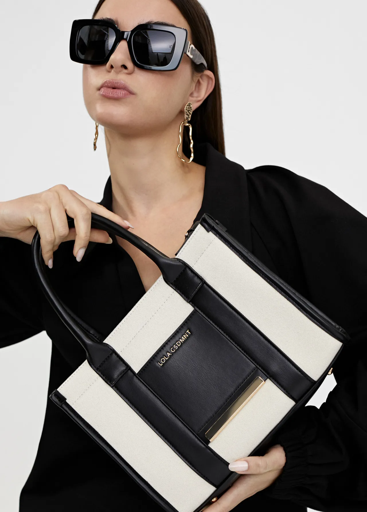 bolso_tipo_shopper_pequeo_2.webp Lola Casademunt Bolsos<Bolso tipo shopper pequeño CRUDO-NEGRO