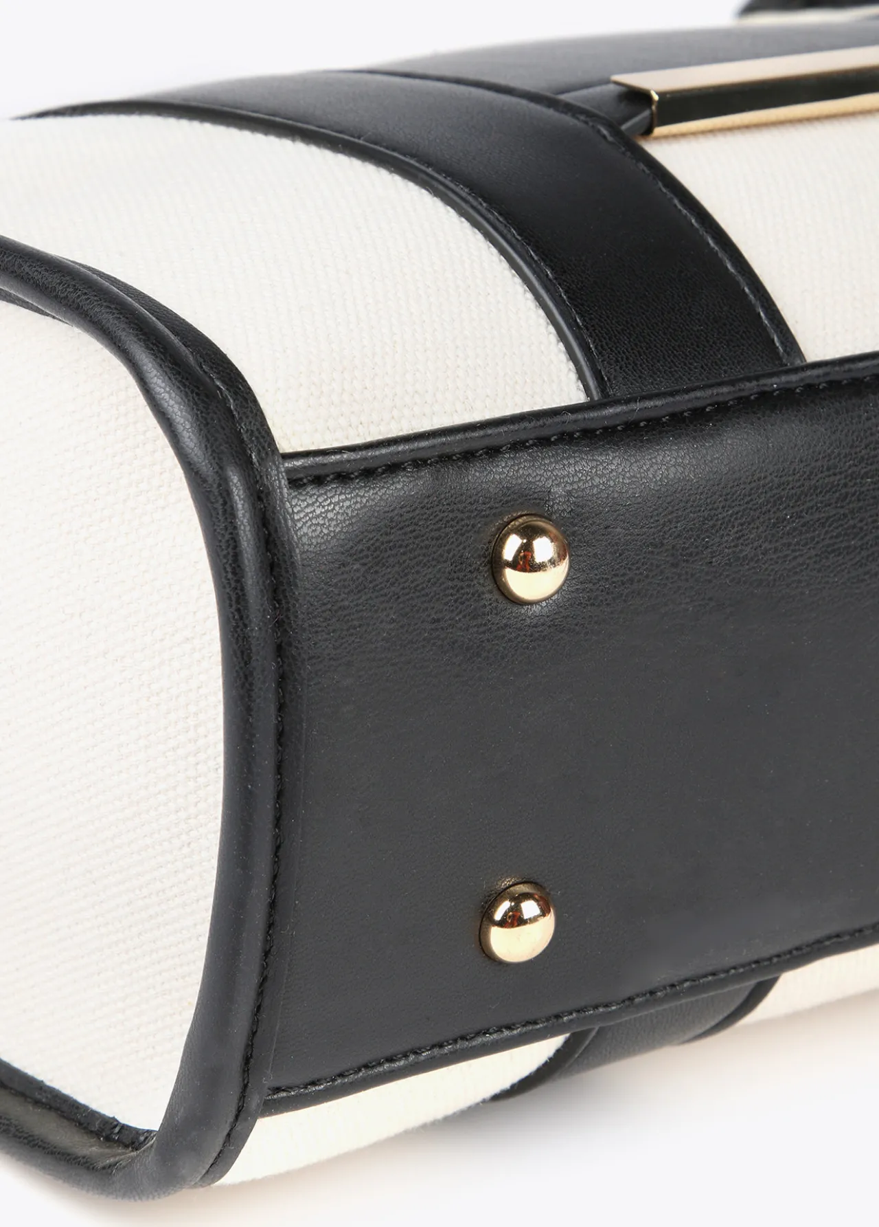 bolso_tipo_shopper_pequeo_6.webp Lola Casademunt Bolsos<Bolso tipo shopper pequeño CRUDO-NEGRO