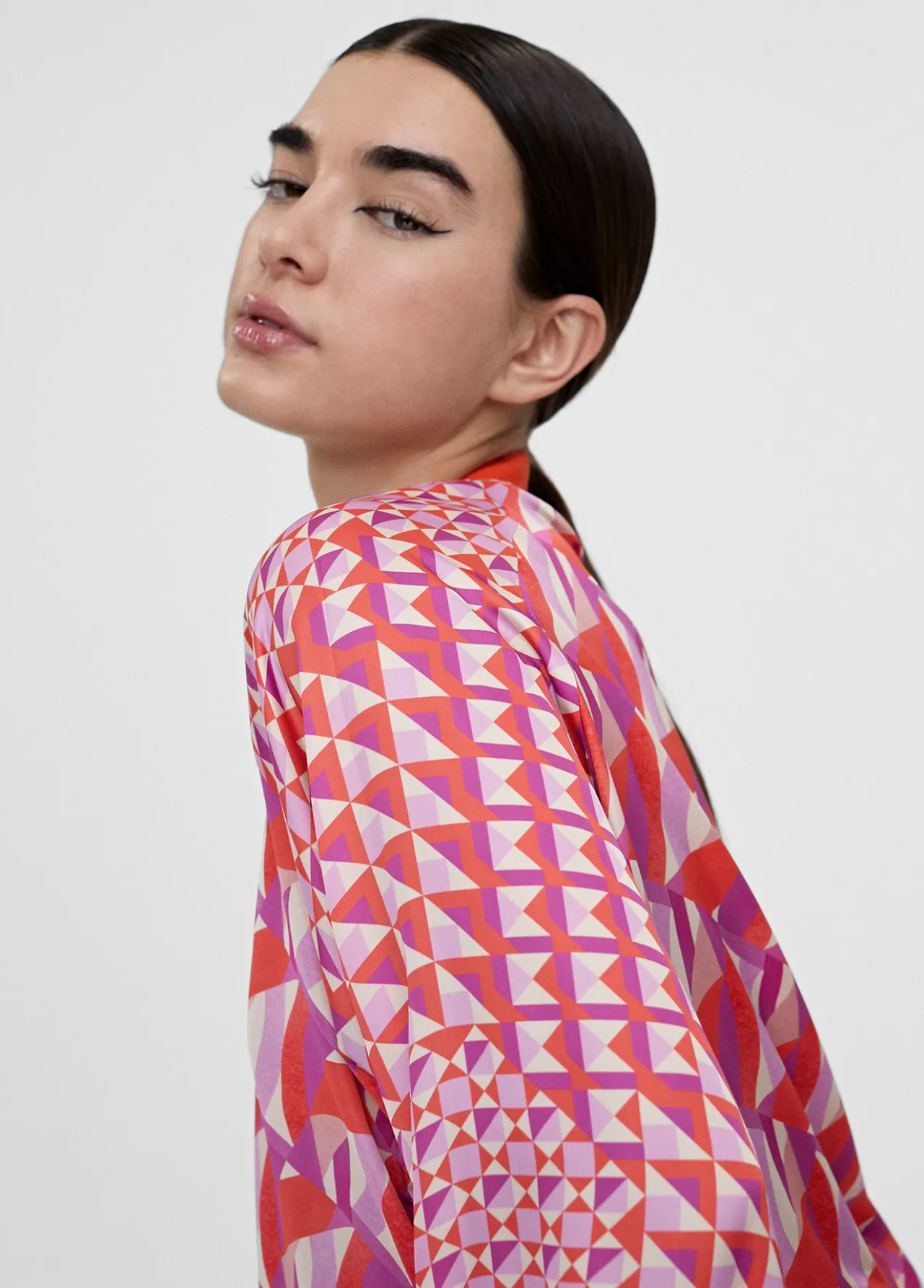 bomber_estampada_multicolor_2.webp Lola Casademunt Chaquetas Y Gabardinas<Bomber estampada multicolor ROJO-LILA