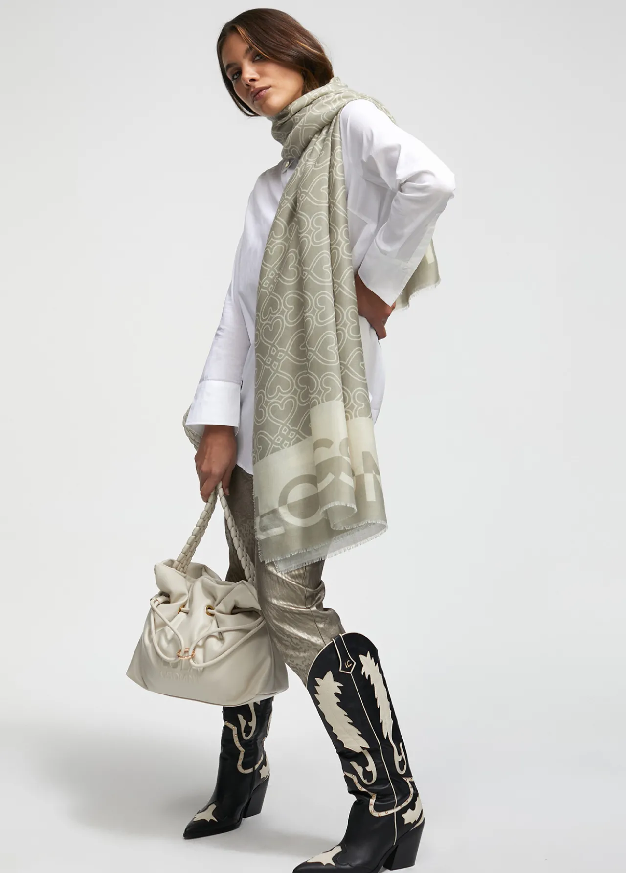 bota_estilo_cowboy_6.webp Lola Casademunt Botas Y Botines<Bota estilo cowboy NEGRO-BLANCO