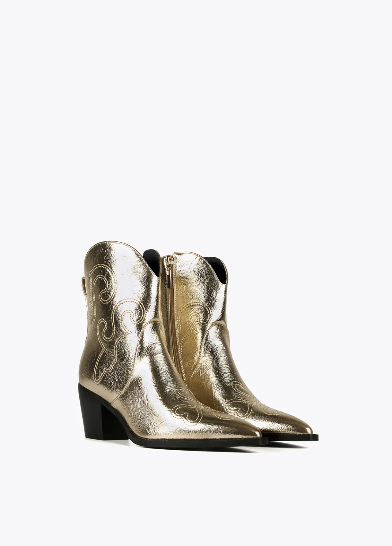 botn_estilo_cowboy_4-1.webp Lola Casademunt Botas Y Botines<Botín estilo cowboy PLATEADO