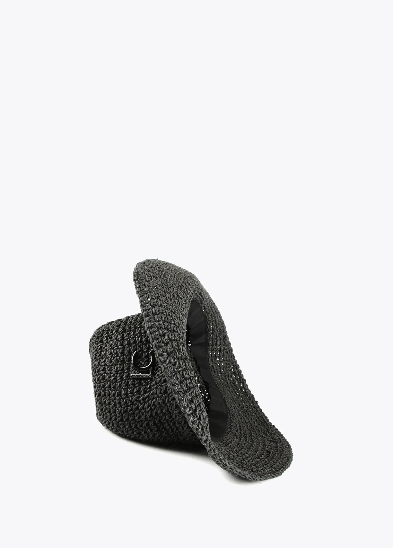 bucket_efecto_rfia_y_crochet_1.webp Lola Casademunt Accesorios | Baño<Bucket efecto ráfia y crochet NEGRO