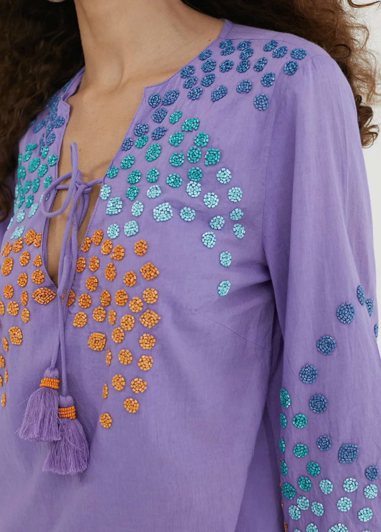 caftan_corto_con_bordado_4-2.webp Lola Casademunt Baño<Caftan corto con bordado NEGRO