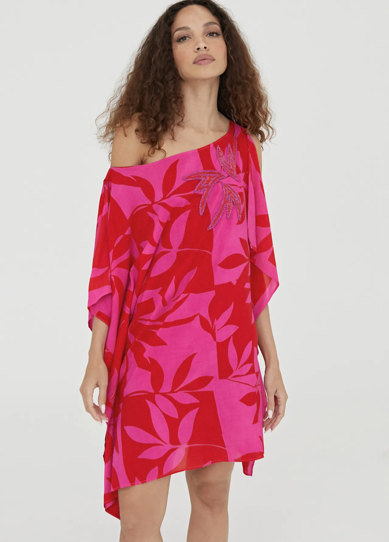 caftan_corto_estampado_1-2.webp Lola Casademunt Baño<Caftan corto estampado ROJO-ROSA