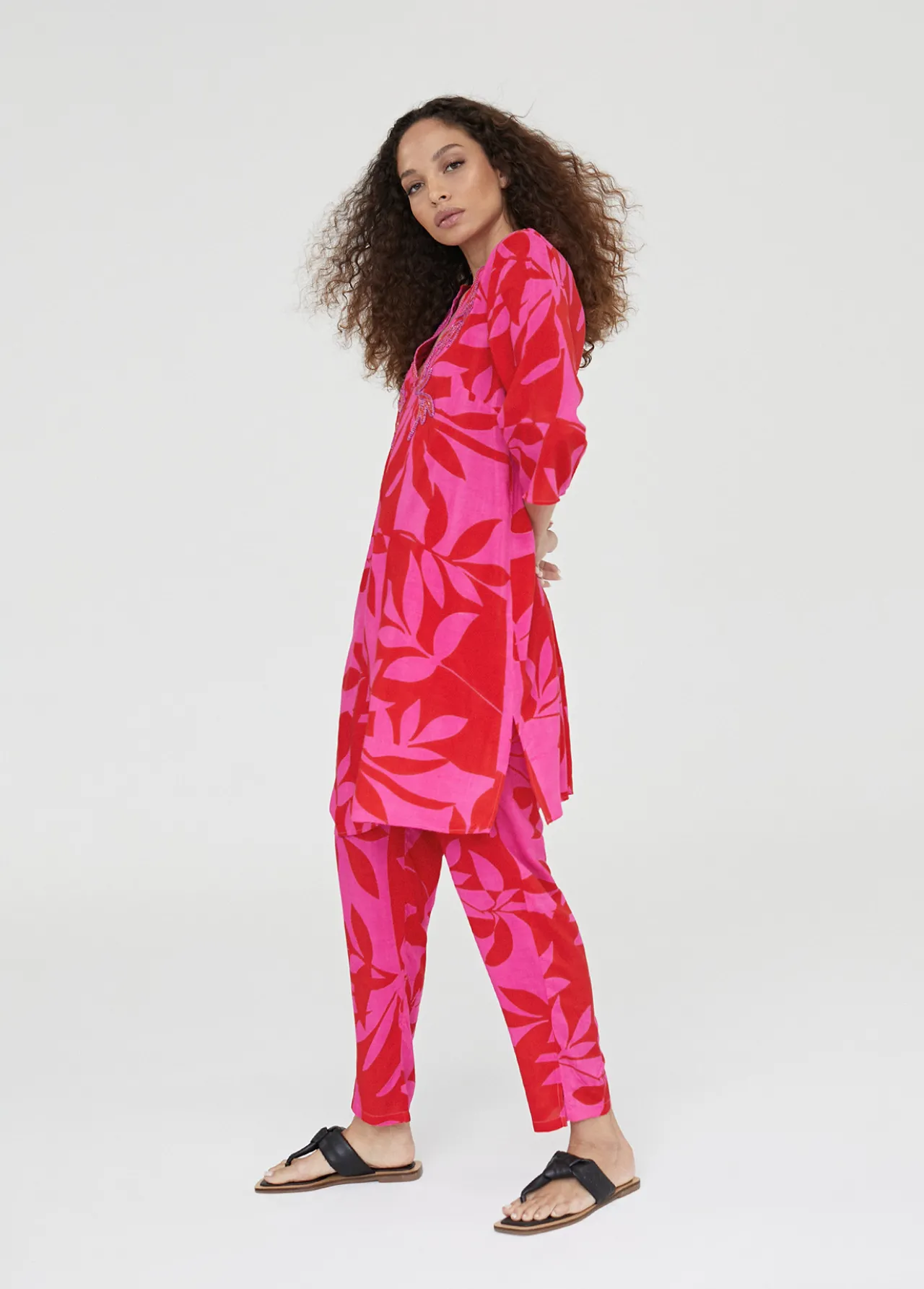 caftan_corto_estampado_2-1.webp Lola Casademunt Baño<Caftan corto estampado ROJO-ROSA