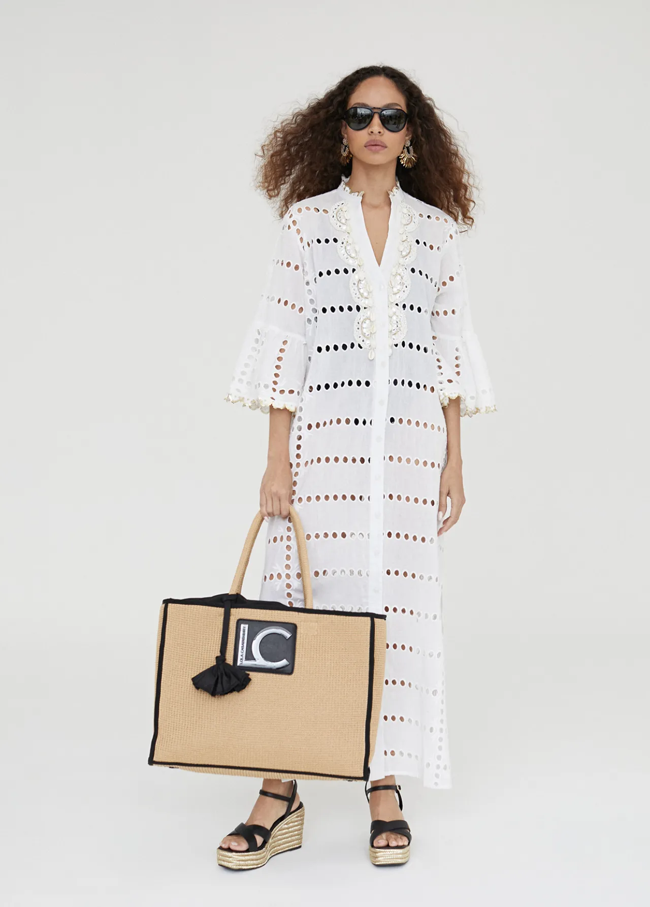 caftan_largo_bordado_3.webp Lola Casademunt Baño<Caftan largo bordado BLANCO